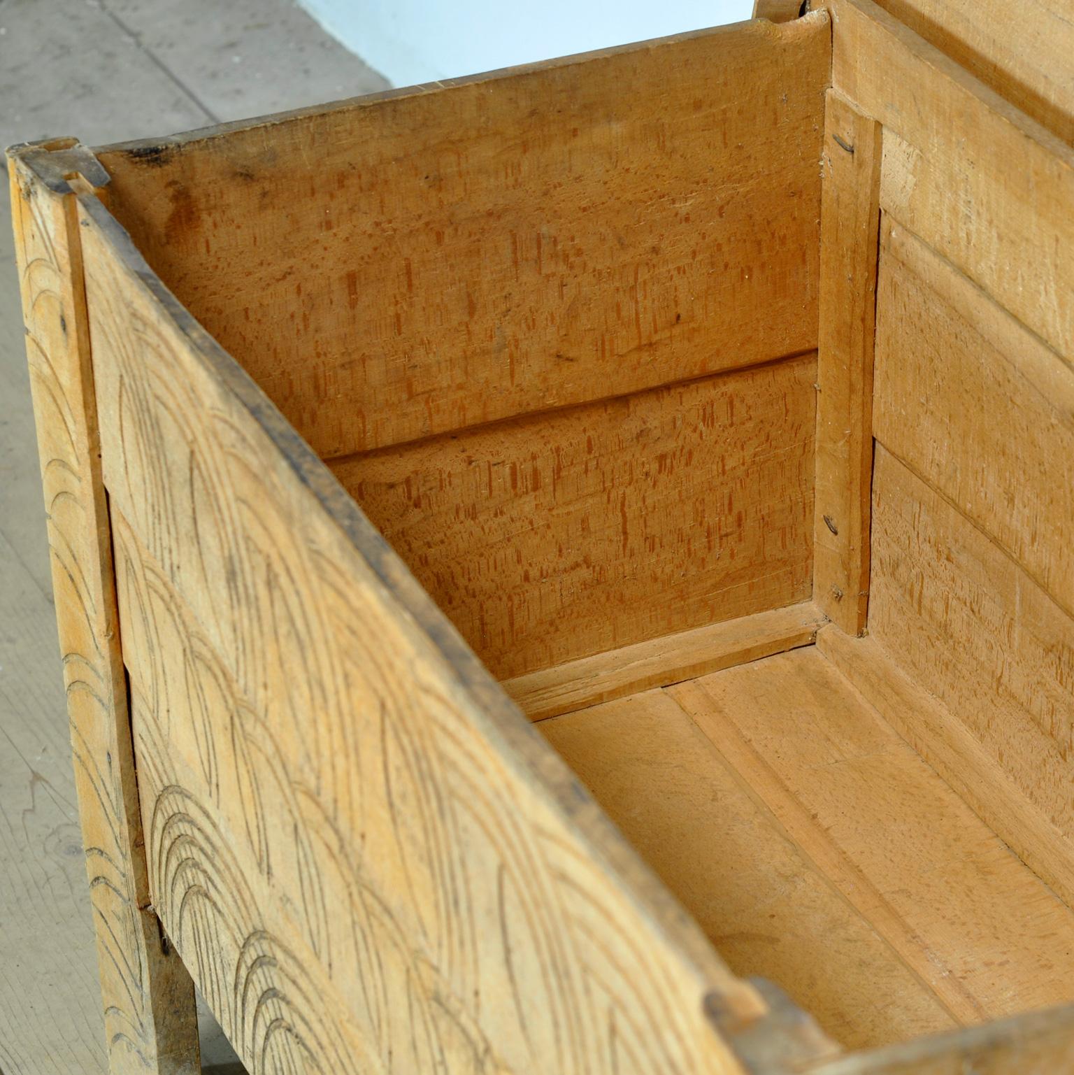 antique beech shepherd’s chest, 1850’s In Good Condition For Sale In Amsterdam, Noord Holland