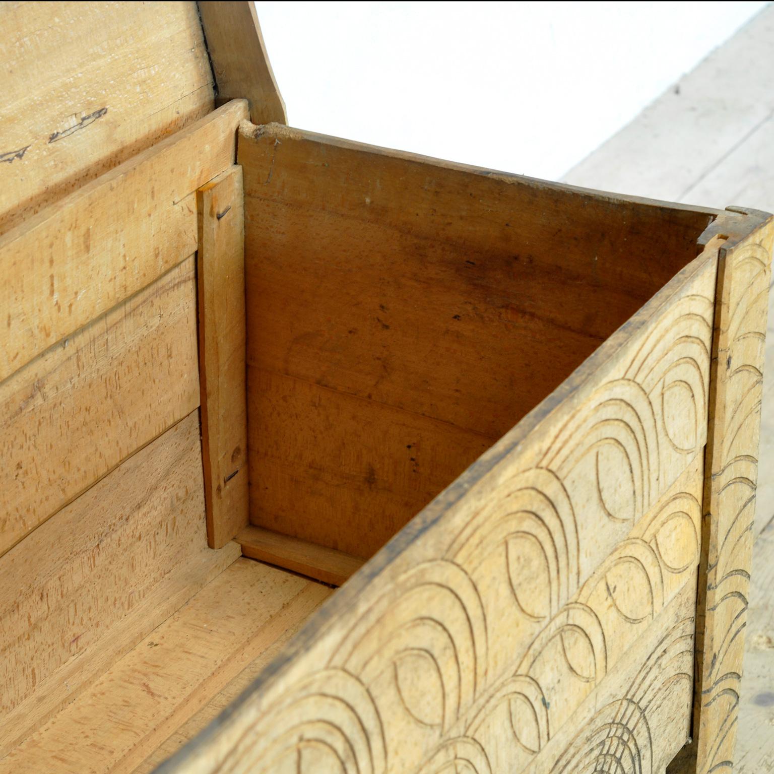 Mid-19th Century antique beech shepherd’s chest, 1850’s For Sale
