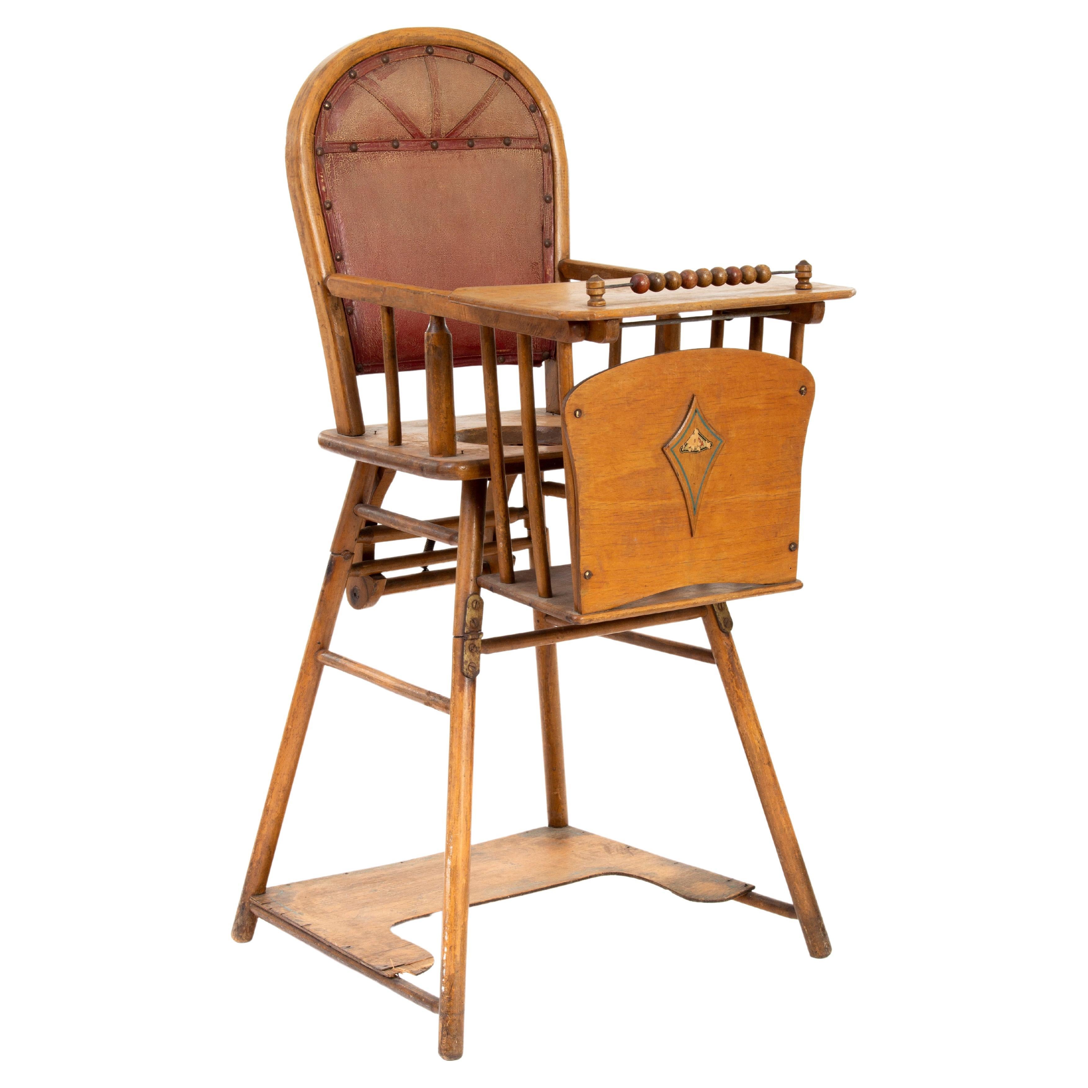 Chaise d'enfant ancienne en bois de hêtre 