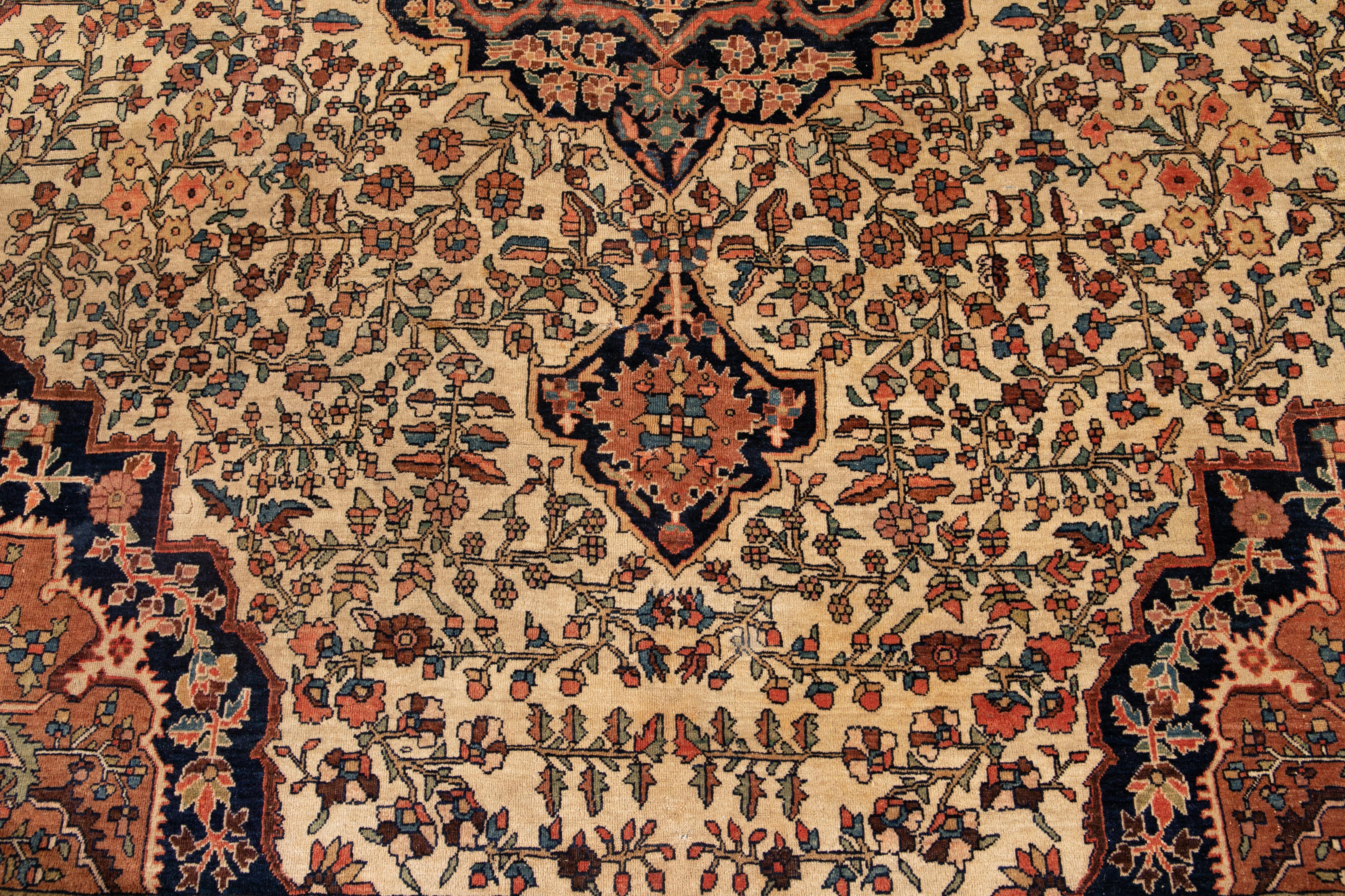 Antique Beige Sarouk Farahan Persian Handmade Wool Rug For Sale 5