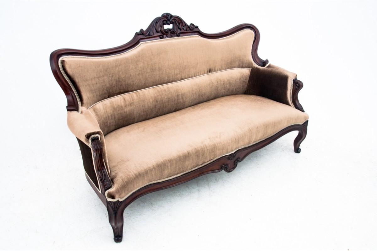 Antique Beige Sofa, Northern Europe, circa 1880, After Restoration In Good Condition In Chorzów, PL