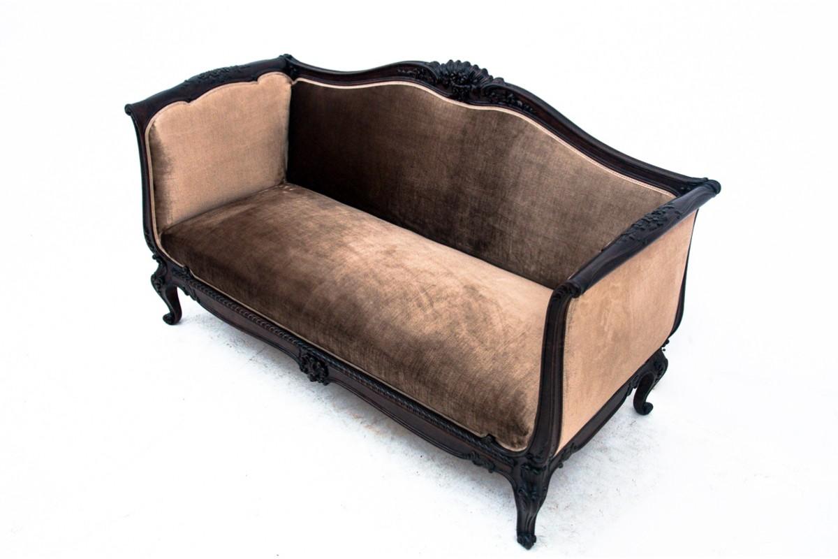 Antikes beigefarbenes Sofa, Skandinavien, ca. 1890er Jahre. Wiederhergestellt. im Angebot 3