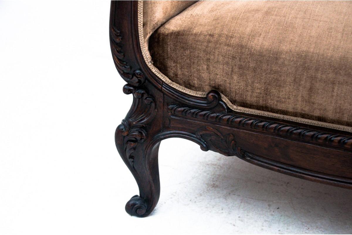 Antikes beigefarbenes Sofa, Skandinavien, ca. 1890er Jahre. Wiederhergestellt. (Louis XVI.) im Angebot
