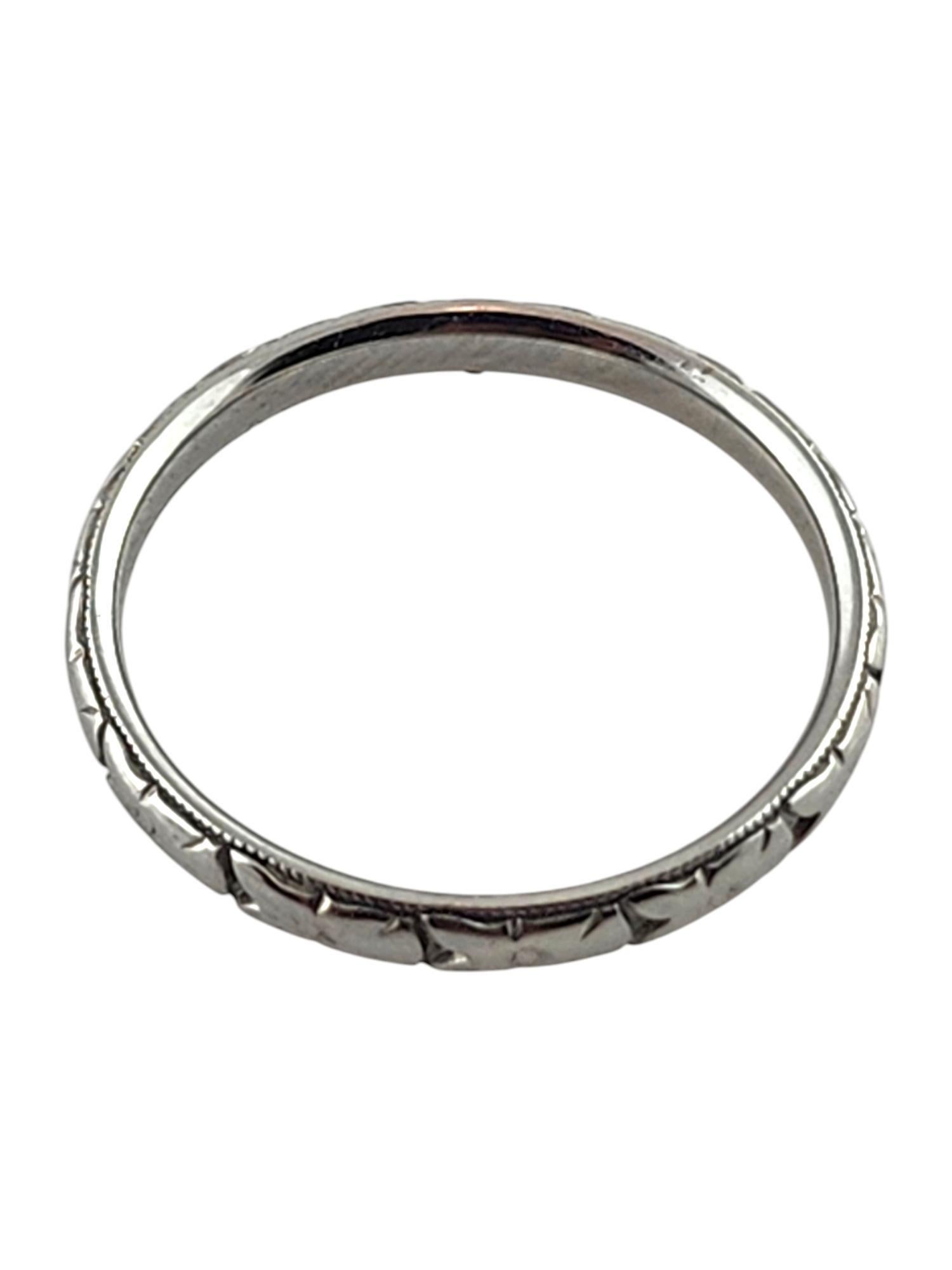 Women's Antique Belais 18 Karat White Gold Wedding Band Size 8 #19369 For Sale