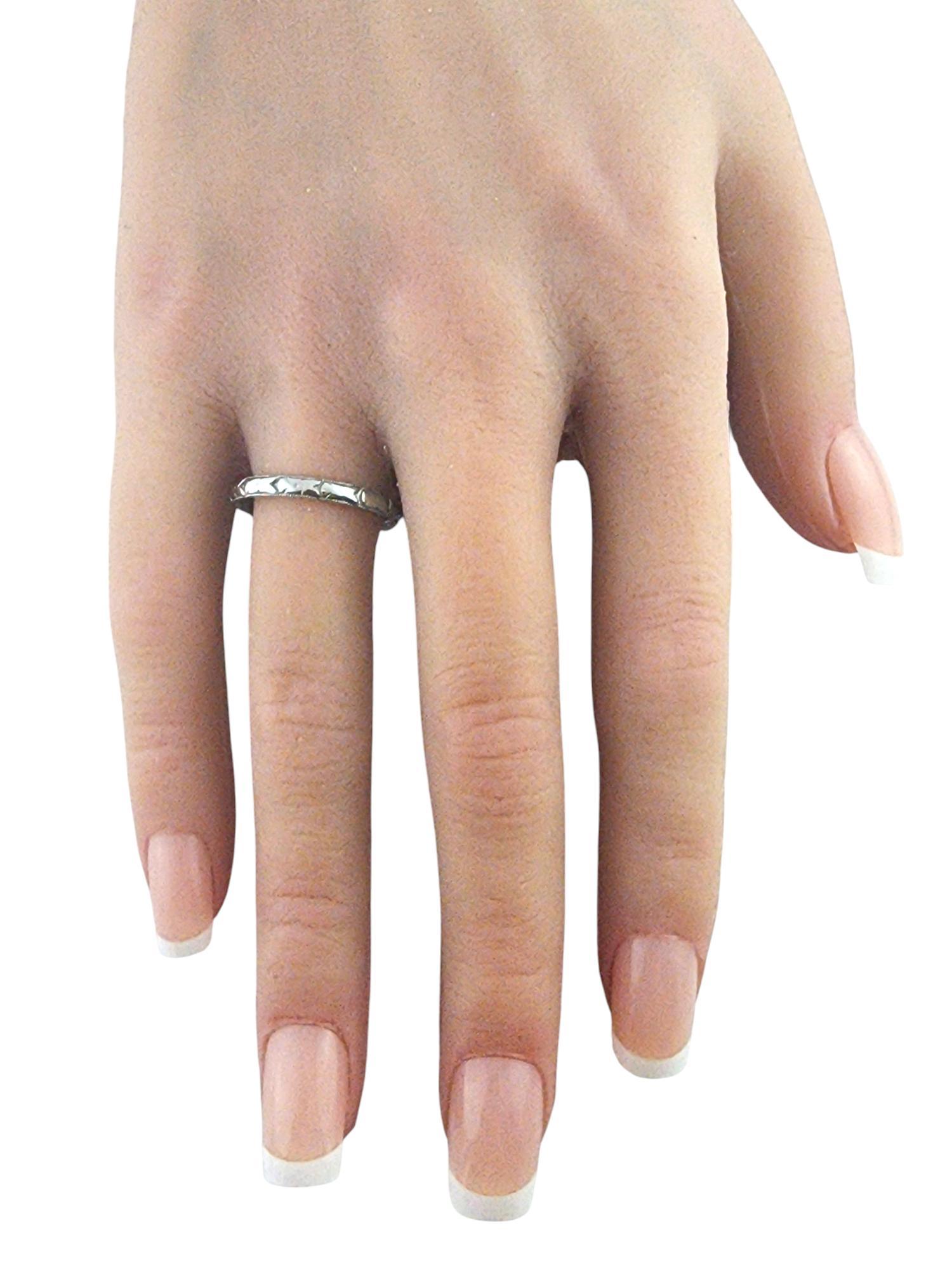 Antique Belais 18 Karat White Gold Wedding Band Size 8 #19369 For Sale 2