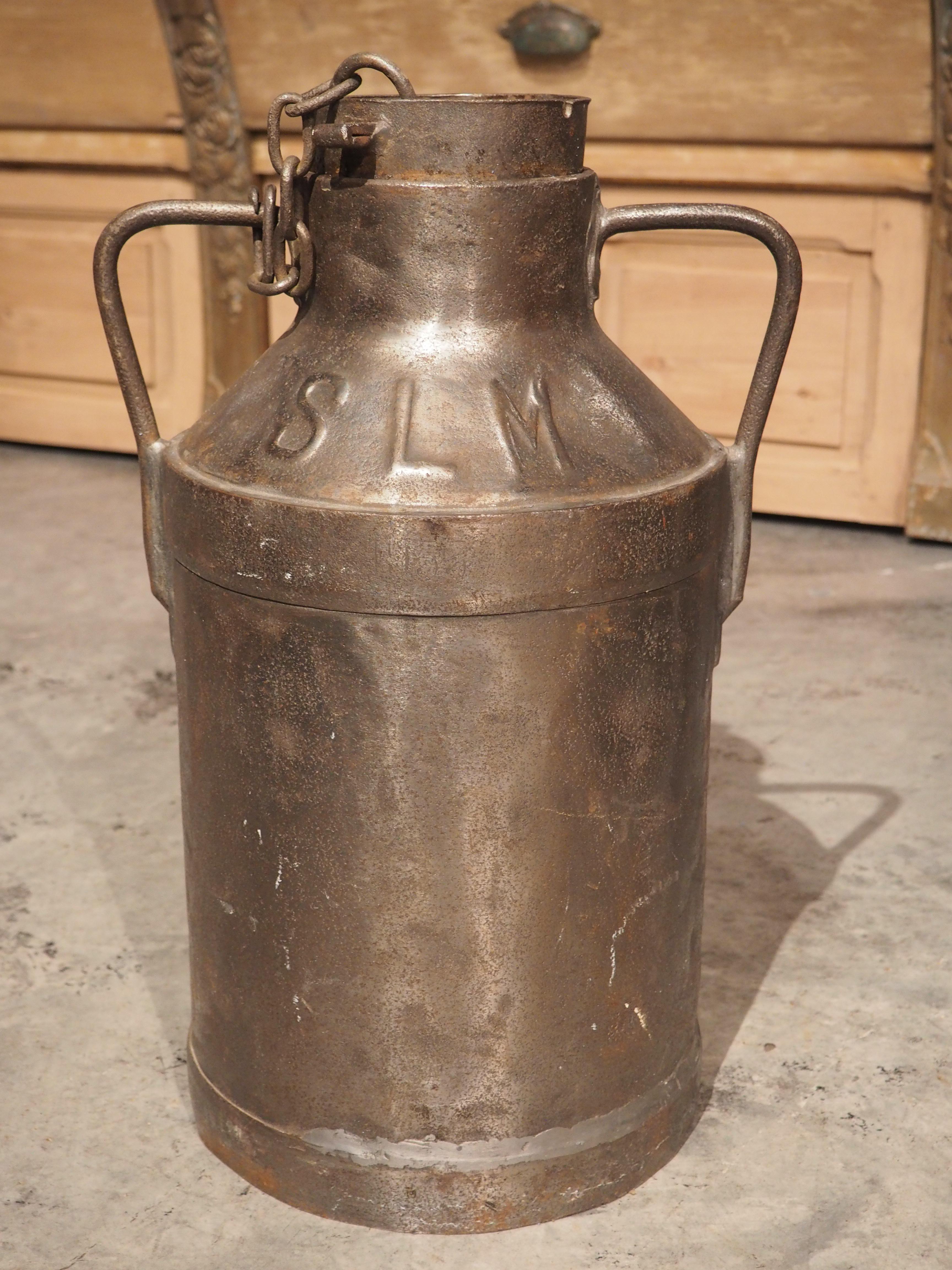 Antiker belgischer Milchbehälter aus Gusseisen, ca. 1920er Jahre im Angebot 3