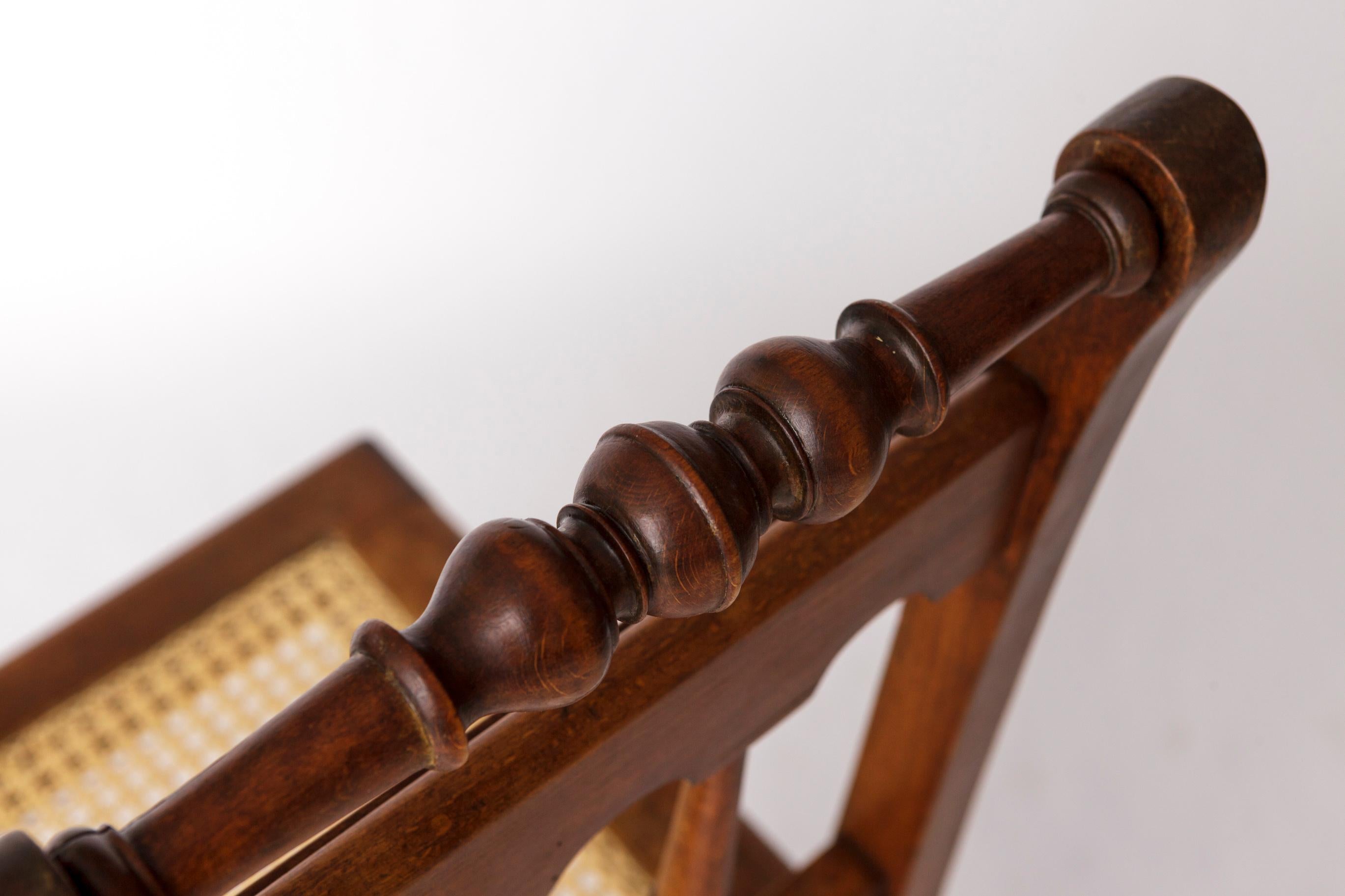 Antique Belgian Chair – Early 20th Century Beechwood Dining Chair For Sale 4