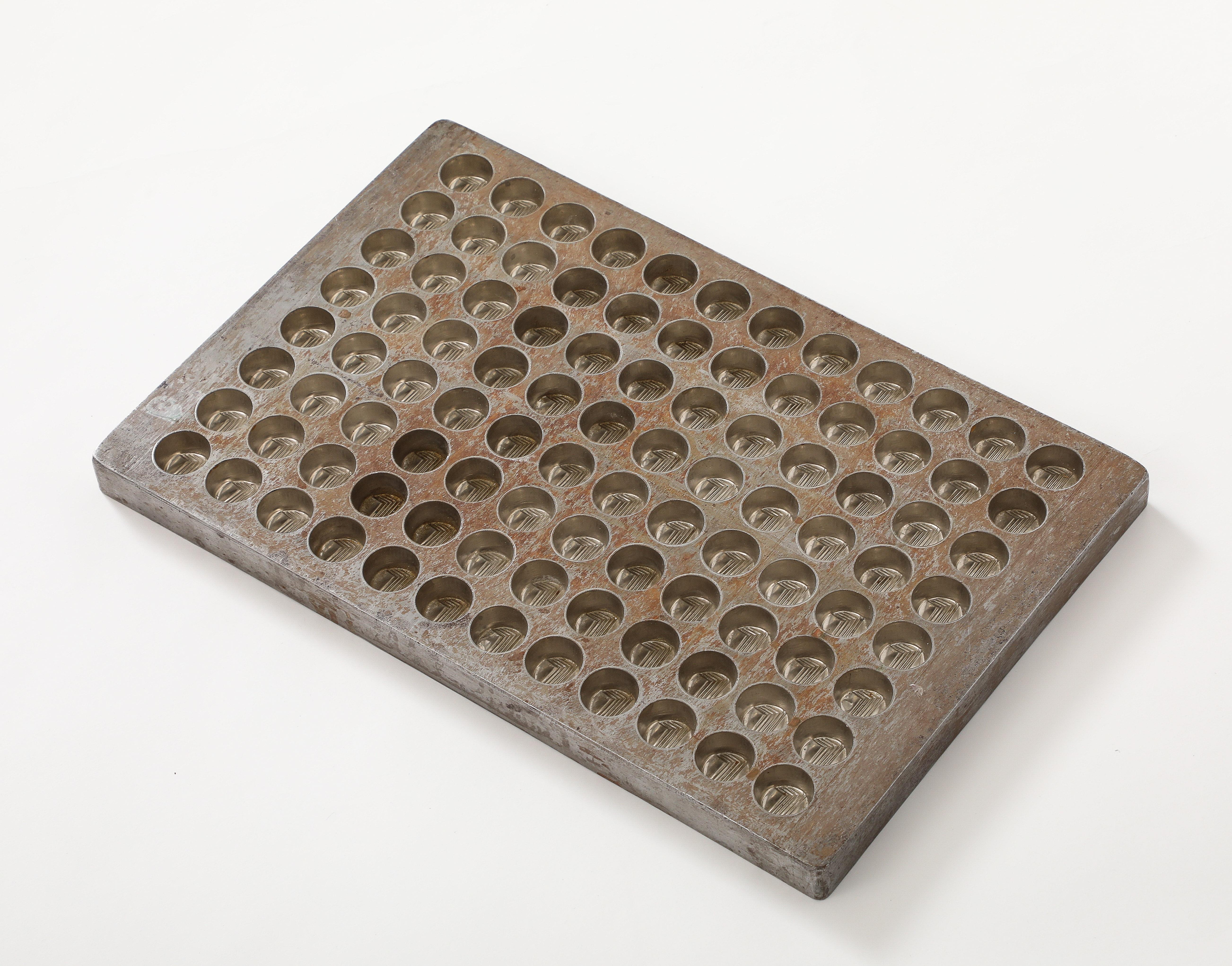 Arts and Crafts Antique moule à chocolat belge en vente