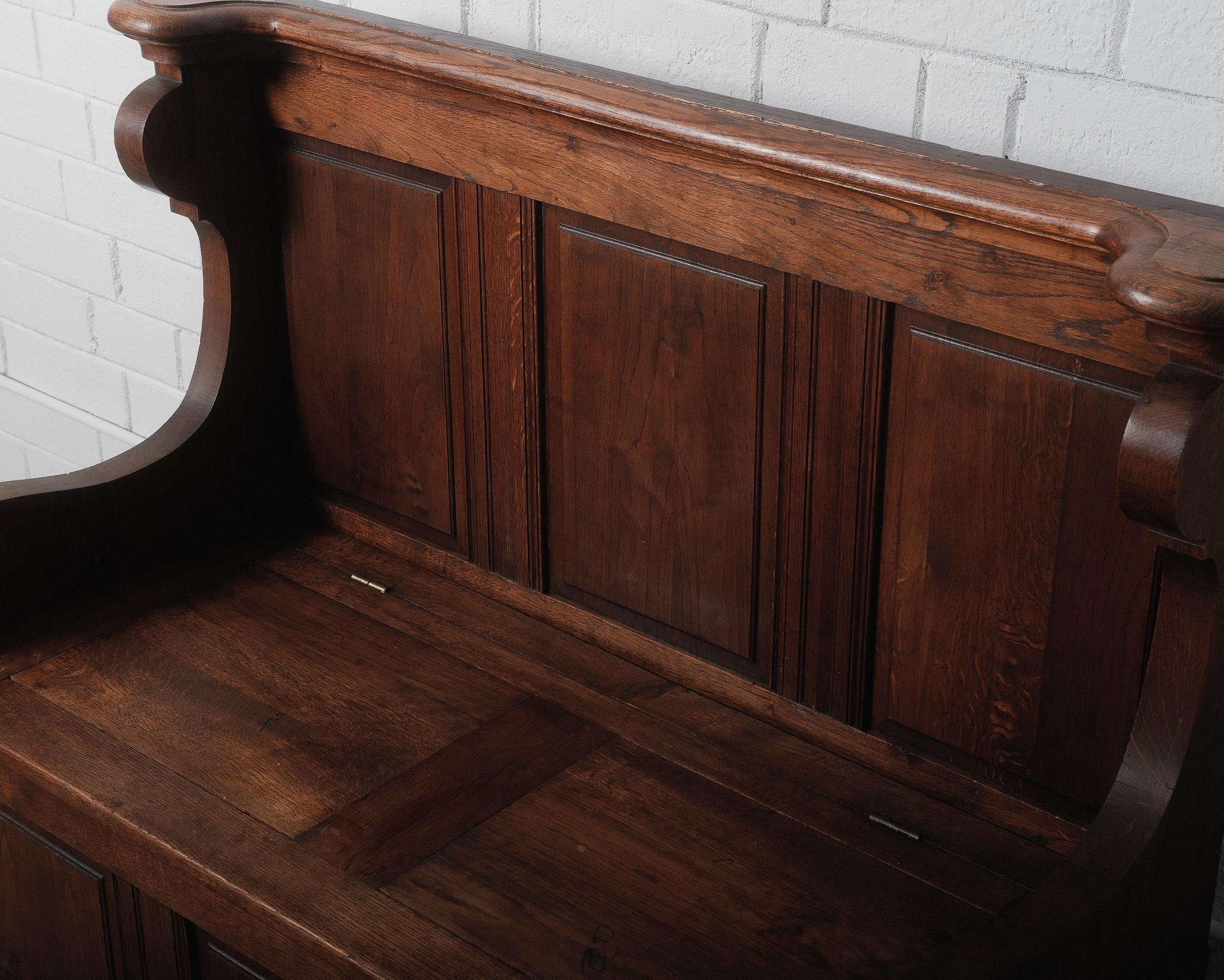 Early 20th Century Antique Belgian Oak Settle Bench Circa. 1920s For Sale
