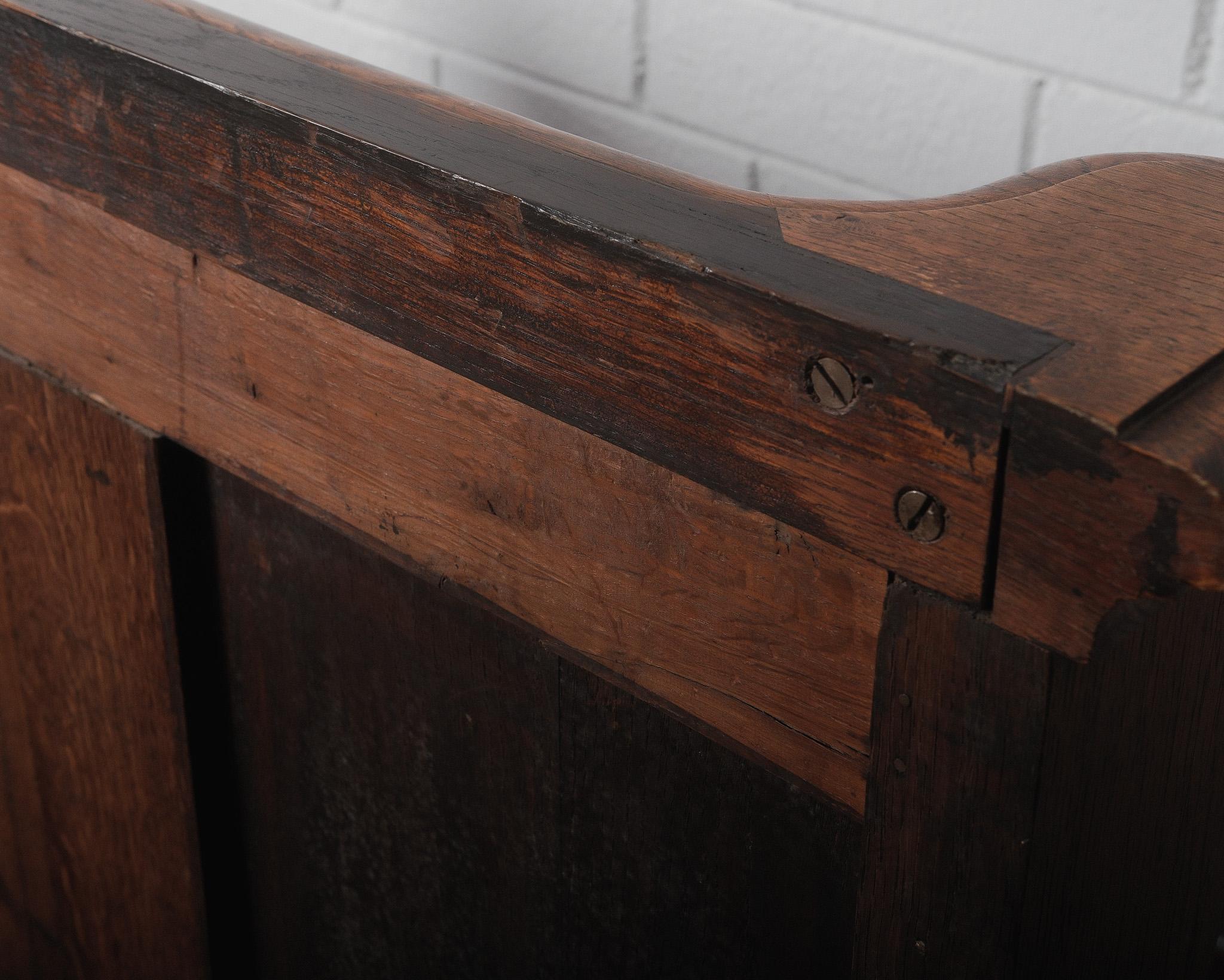 Antique Belgian Oak Settle Bench Circa. 1920s For Sale 4