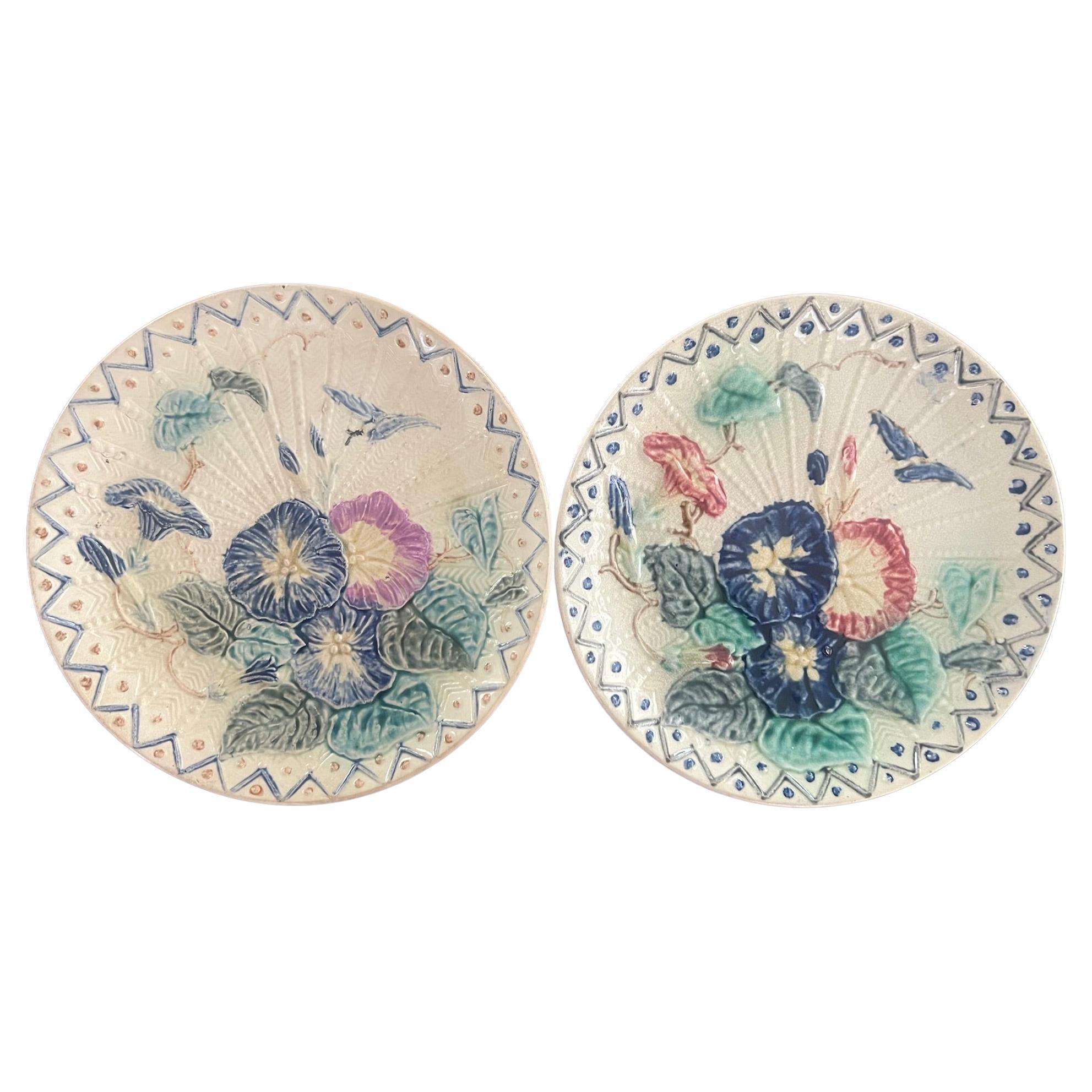 Antiguos Platos Belgas "Morning Glory" de Wasmuel, C. 1890- Lote de 2 en venta