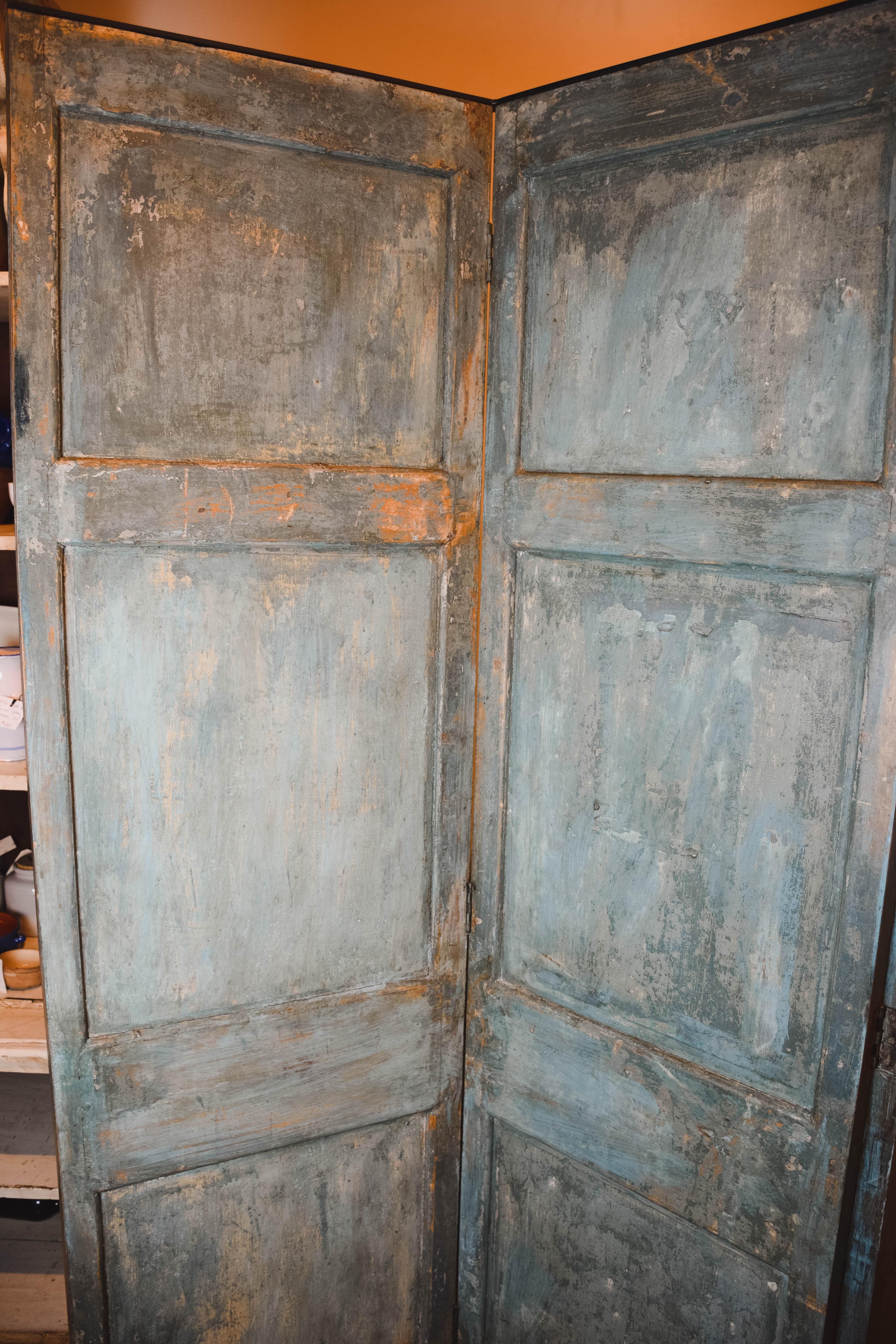 Antique Belgian Screen on Casters In Good Condition In Houston, TX