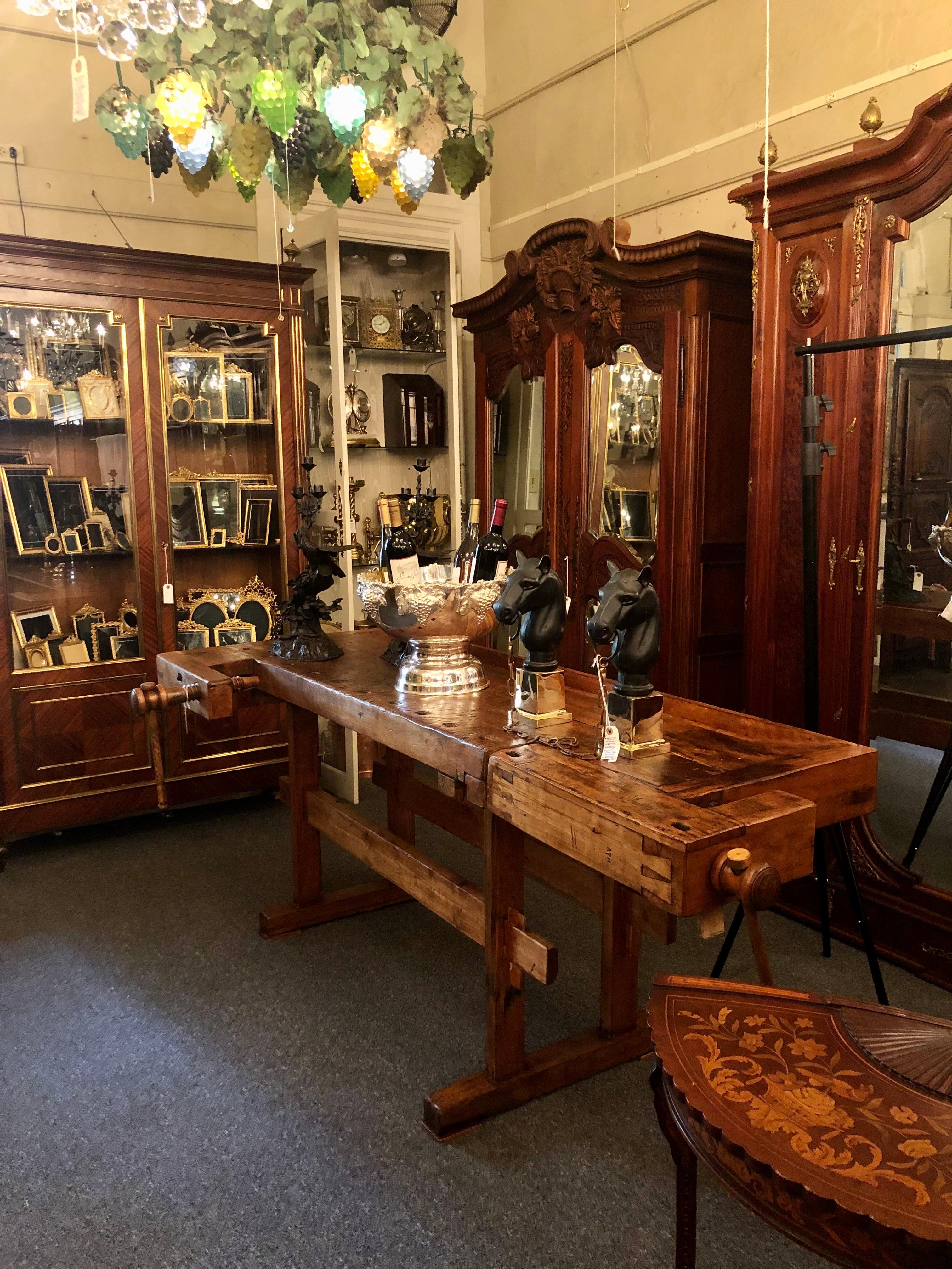 Antique Belgian Solid Oak Carpenter's Woodworking Bench with 2 Vises, Circa 1900 In Good Condition In New Orleans, LA