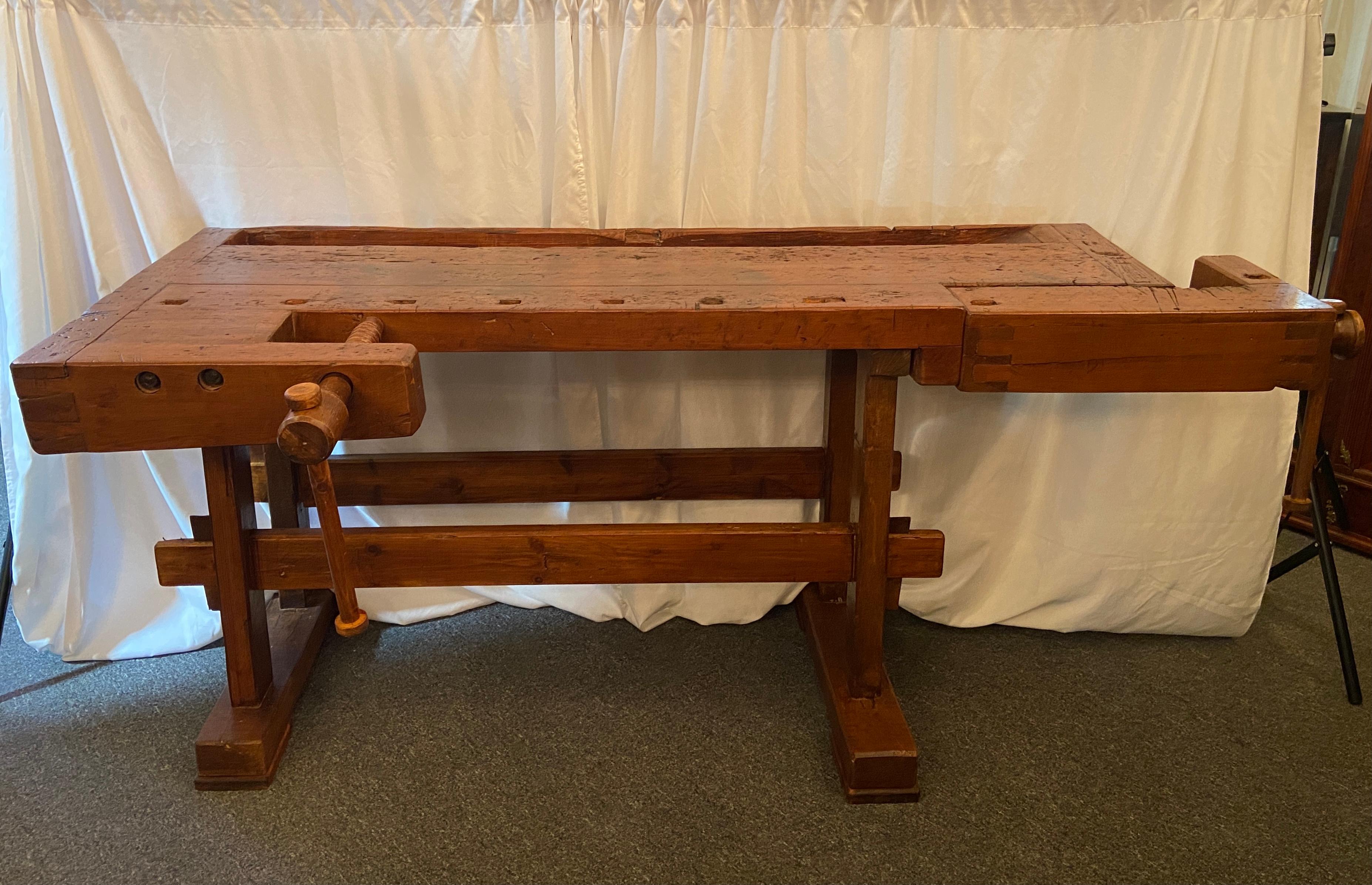 Antique Belgian solid oak carpenter's woodworking bench with vises, Circa 1900-1910. Great as an entry table or sofa table.