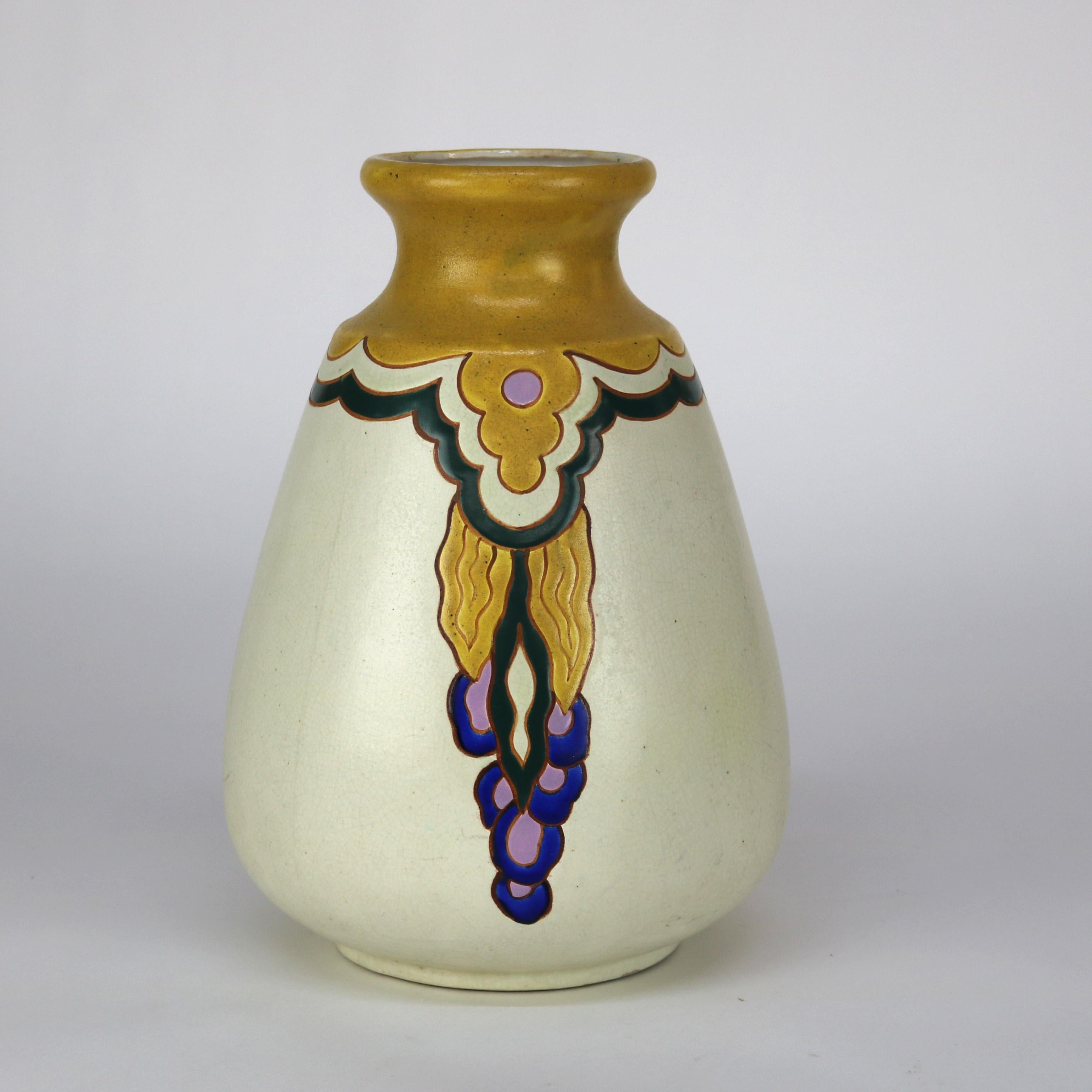 Antico vaso di ceramica belga Art Deco a smalto opaco C1930

Misure: 12 