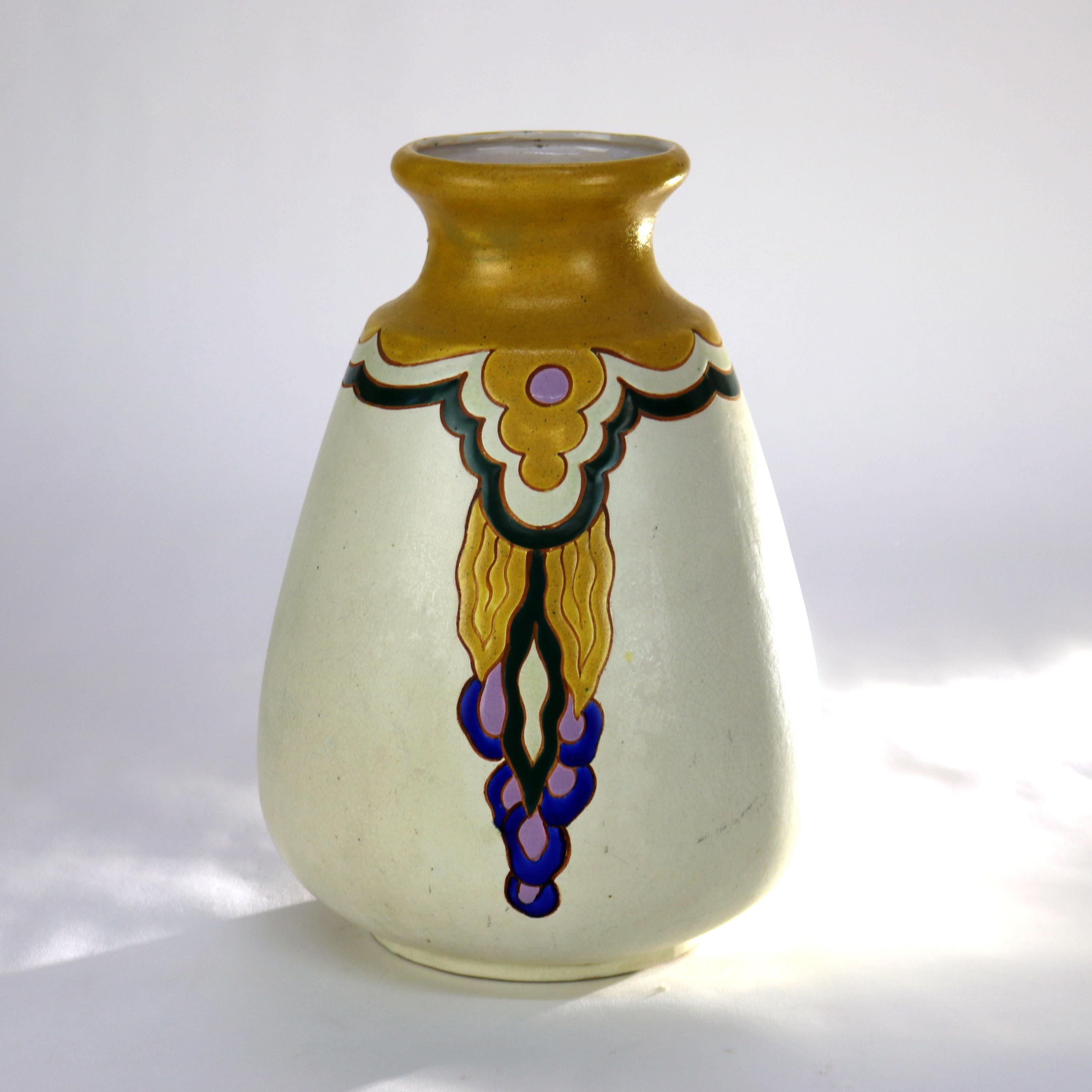 Antico vaso di ceramica belga Art Deco a smalto opaco C1930 In condizioni buone in vendita a Big Flats, NY