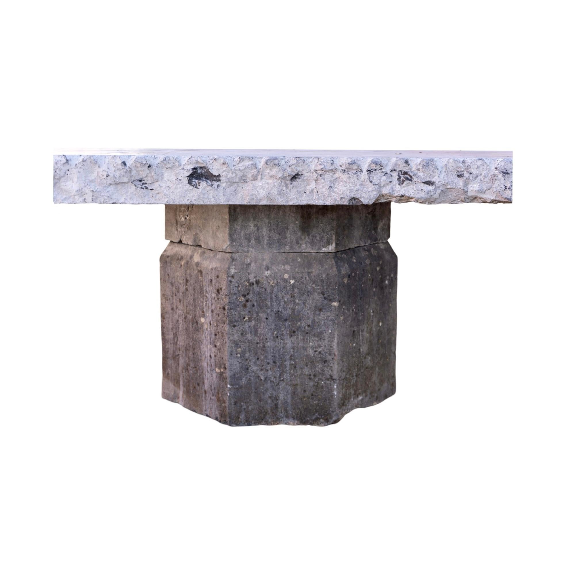 Table d'extérieur belge ancienne en pierre bleue en vente 1
