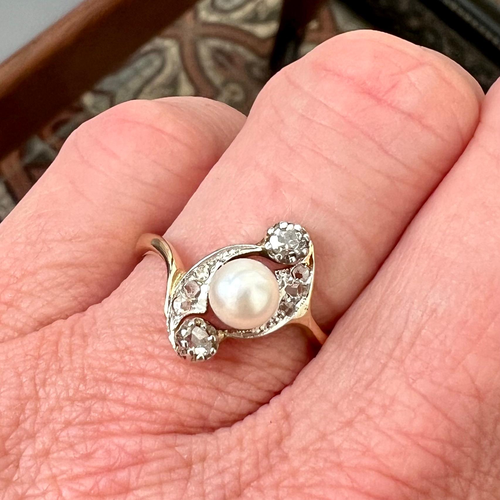 Taille rose Bague ancienne Belle Époque en or jaune 14K avec perle et diamants taillés en rose en vente