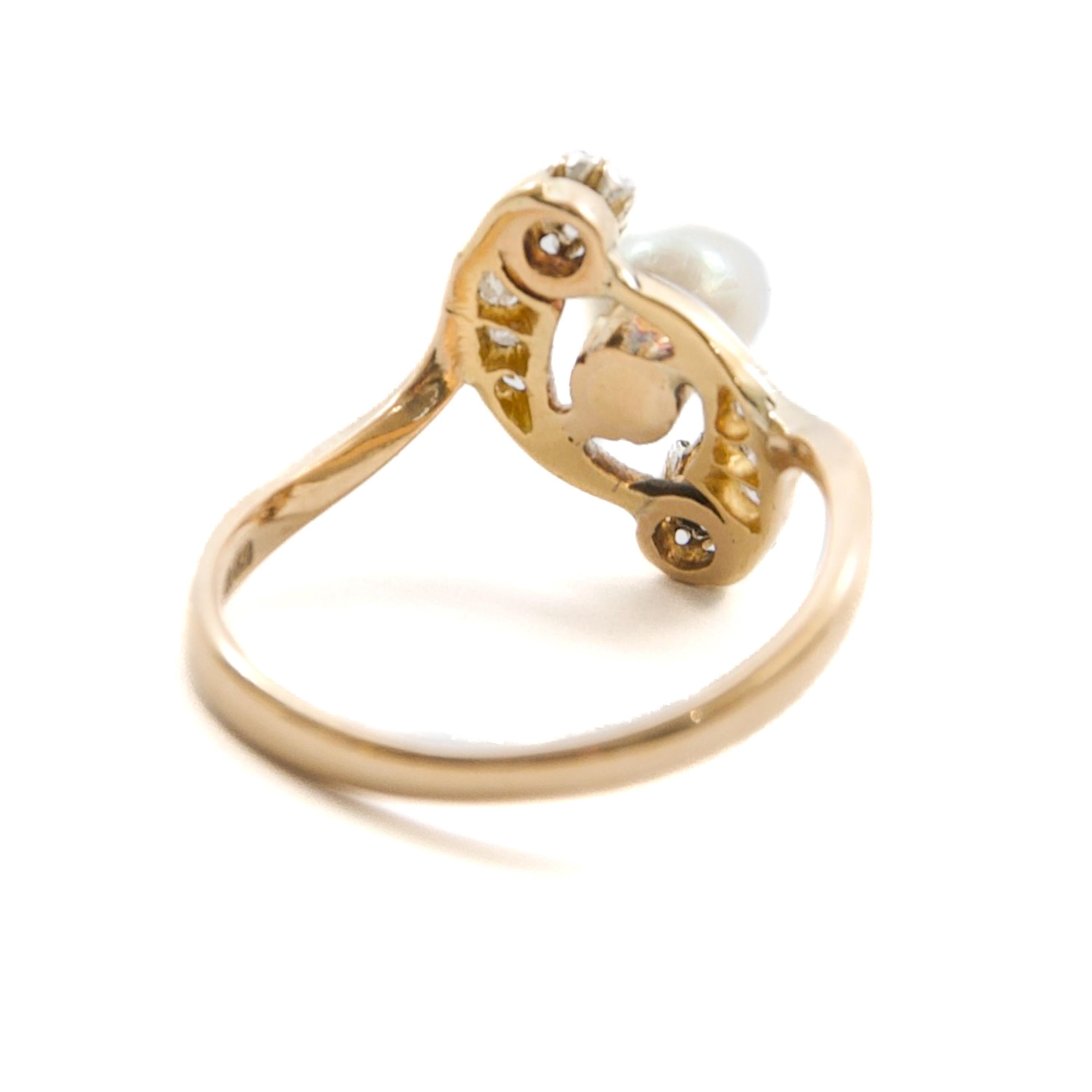 Bague ancienne Belle Époque en or jaune 14K avec perle et diamants taillés en rose en vente 1
