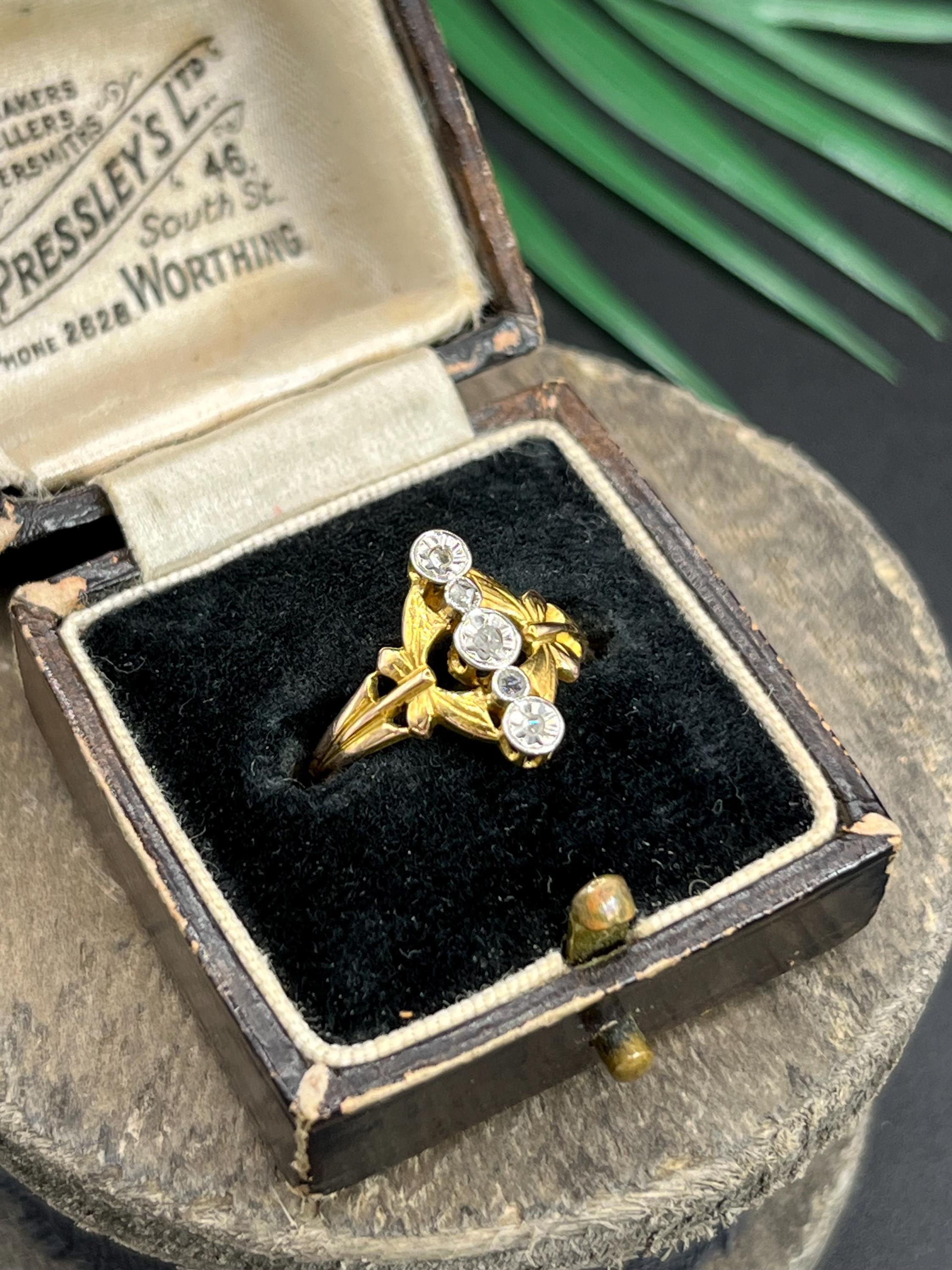 Women's or Men's Antique Belle Époque 18ct Gold & Platinum Illusion Set Diamond Five Stone Ring For Sale