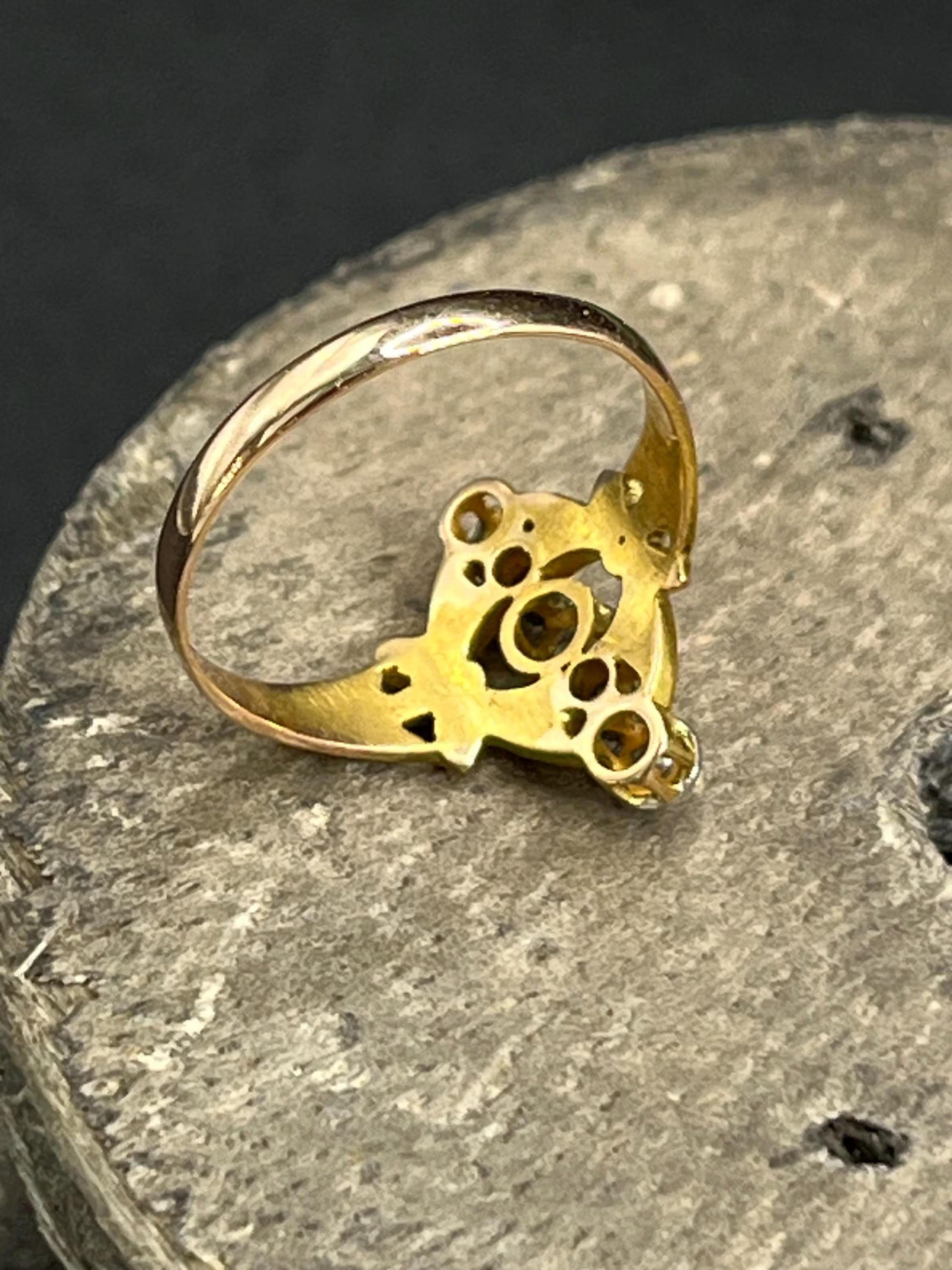 Antique Belle Époque 18ct Gold & Platinum Illusion Set Diamond Five Stone Ring For Sale 2
