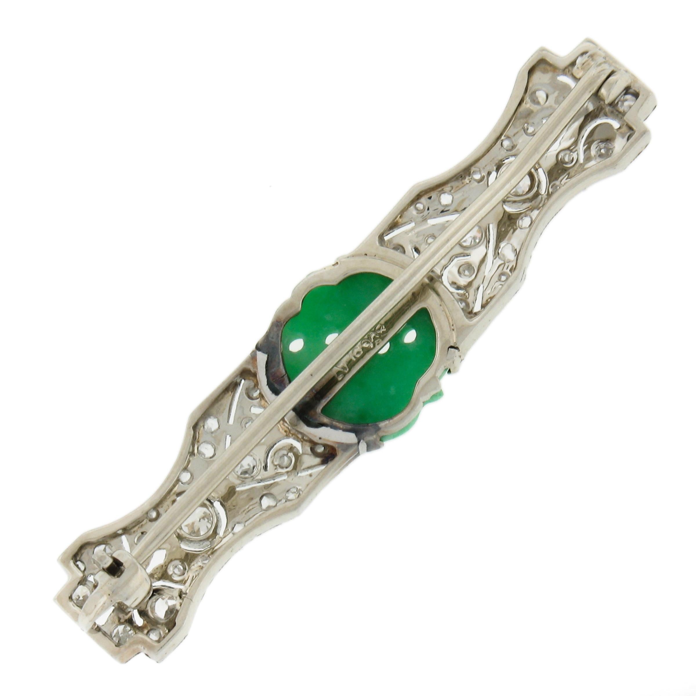 Antike Belle Epoque 18k Gold & Platin geschnitzt Jade & Diamant Bar Pin Brosche (Belle Époque) im Angebot