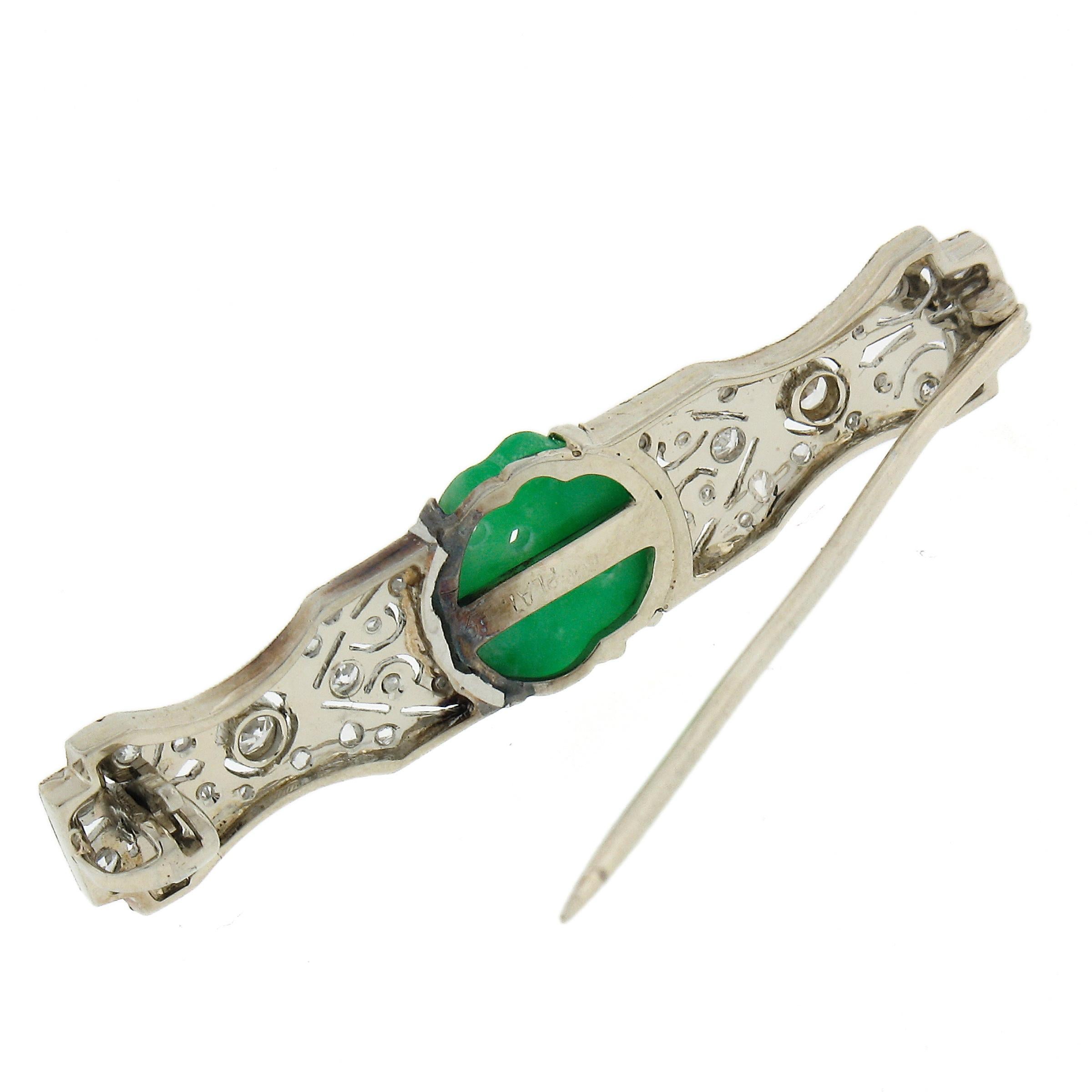 Antike Belle Epoque 18k Gold & Platin geschnitzt Jade & Diamant Bar Pin Brosche (Rundschliff) im Angebot