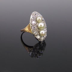 Antique Belle Epoque 3 Naturals Pearls and Diamonds Ring, 18kt Gold and Platinum