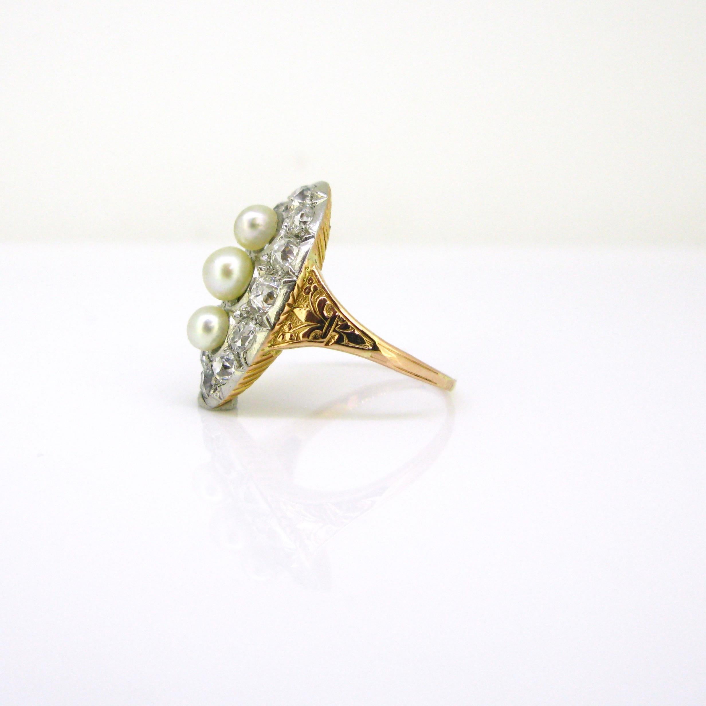 Antique Belle Epoque 3 Naturals Pearls and Diamonds Ring, 18kt Gold and Platinum 1