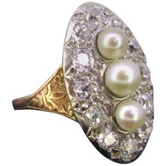 Antique Belle Epoque 3 Naturals Pearls and Diamonds Ring, 18kt Gold and Platinum