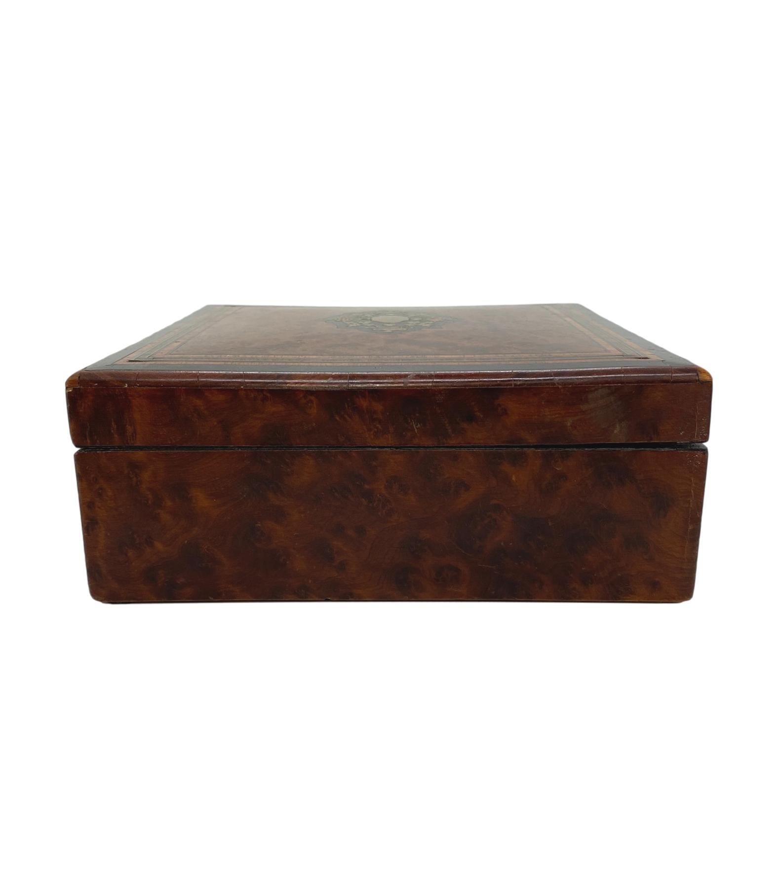 Antique Belle Époque Burl Walnut Box with Brass, Ebony Inlay, French, circa 1880 In Good Condition For Sale In Banner Elk, NC