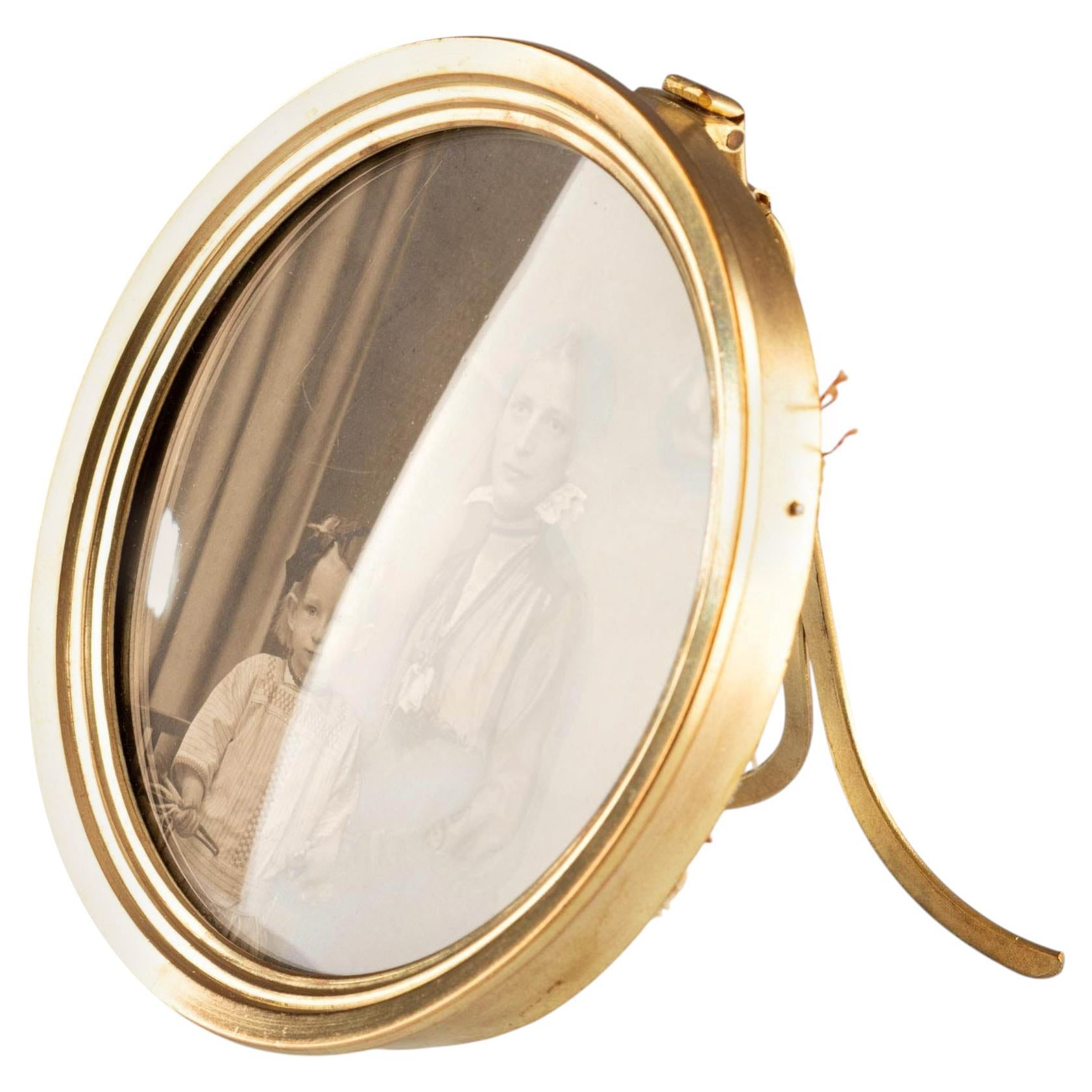 Antique Belle Époque Circular Gilt Brass Textile Glass Photo Photograph Frame For Sale