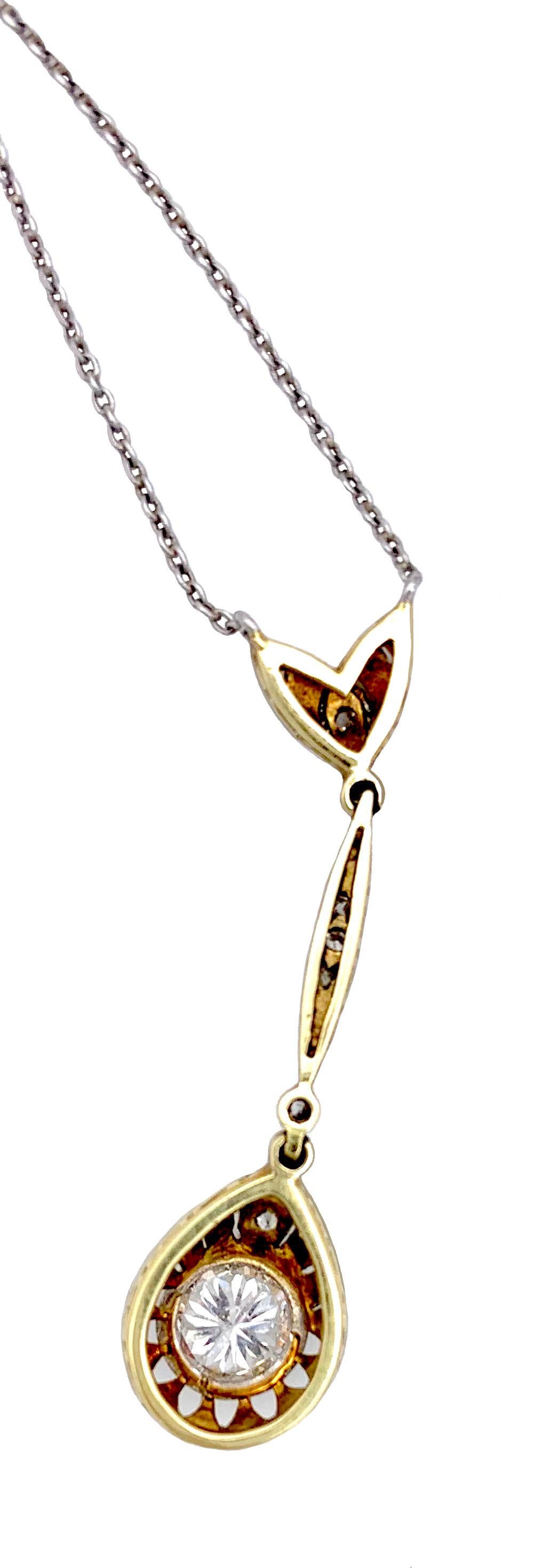 Antique Belle Époque Diamond Pendant Necklace !4 Karat White Gold Yellow Gold In Good Condition For Sale In Munich, Bavaria