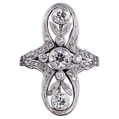 Bague ancienne Belle Epoque en platine avec diamants
