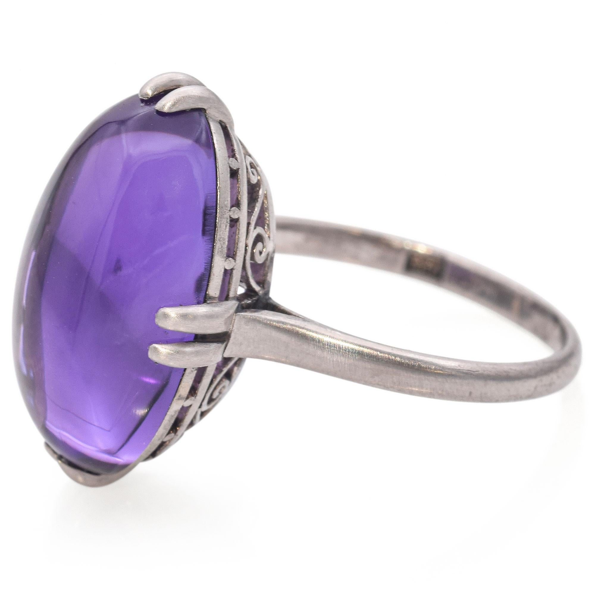 Antique Belle Epoque Filigree Platinum Amethyst Cabochon Ring In Good Condition In New York, NY