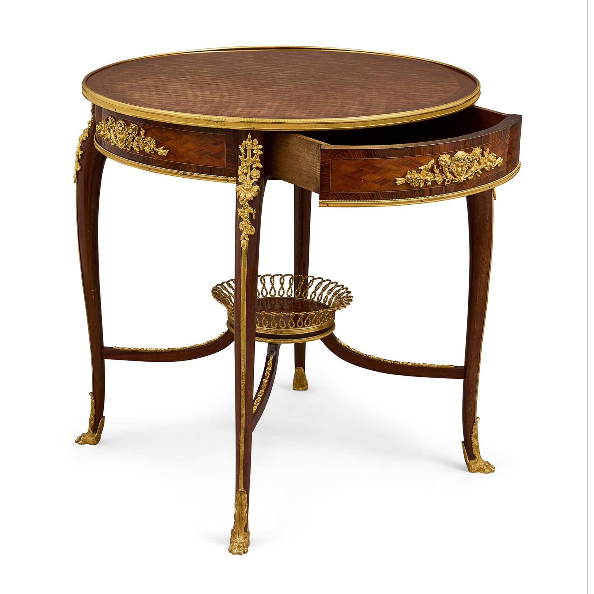 Francese Antico Guéridon di parquet montato in bronzo dorato Belle Époque in vendita