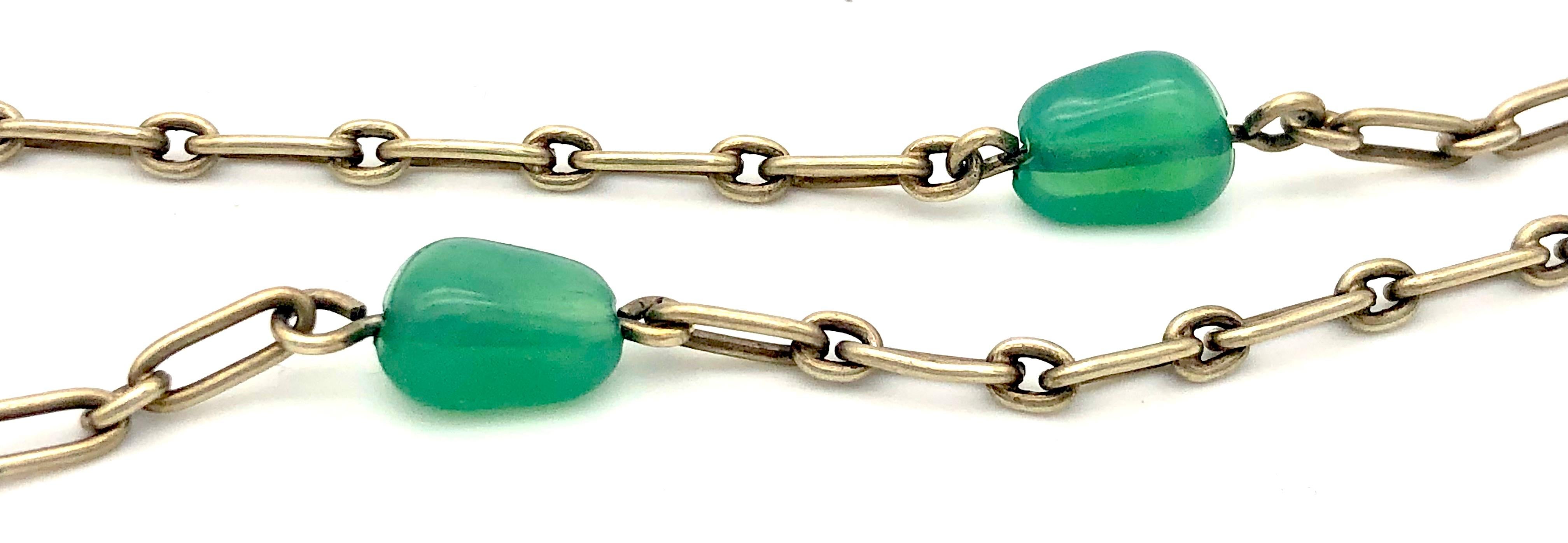 Antique Belle Époque Long Guard Chain Silver Muff Chain  Chrysoprase Beads In Good Condition For Sale In Munich, Bavaria