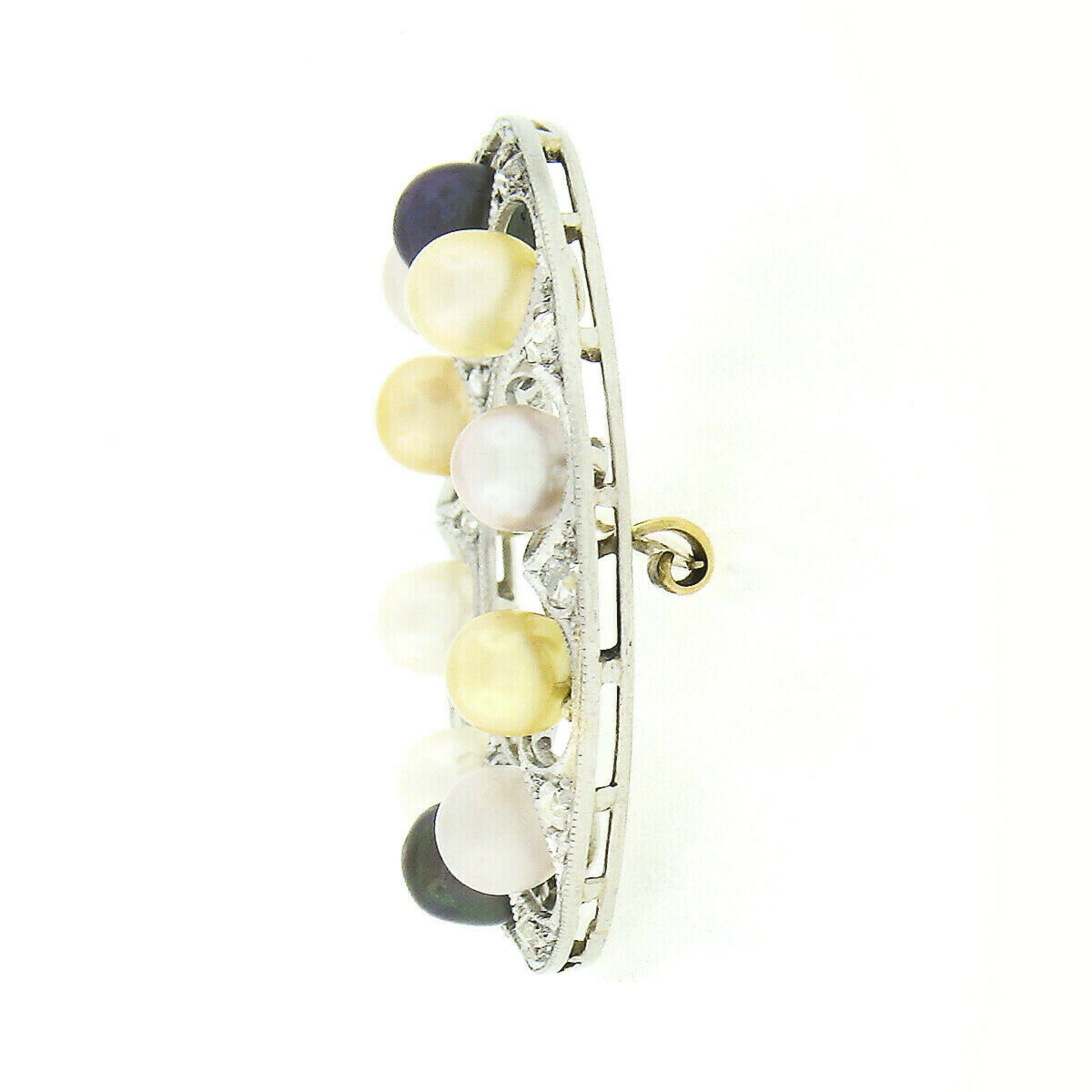 Taille ronde Broche ancienne en forme de couronne de couronne en platine, perles multicolores et diamants, Belle Époque en vente