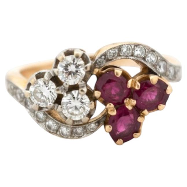 Antique Belle Époque Ruby and Diamond Clover "Toi et Moi" Ring — Circa 1900 For Sale
