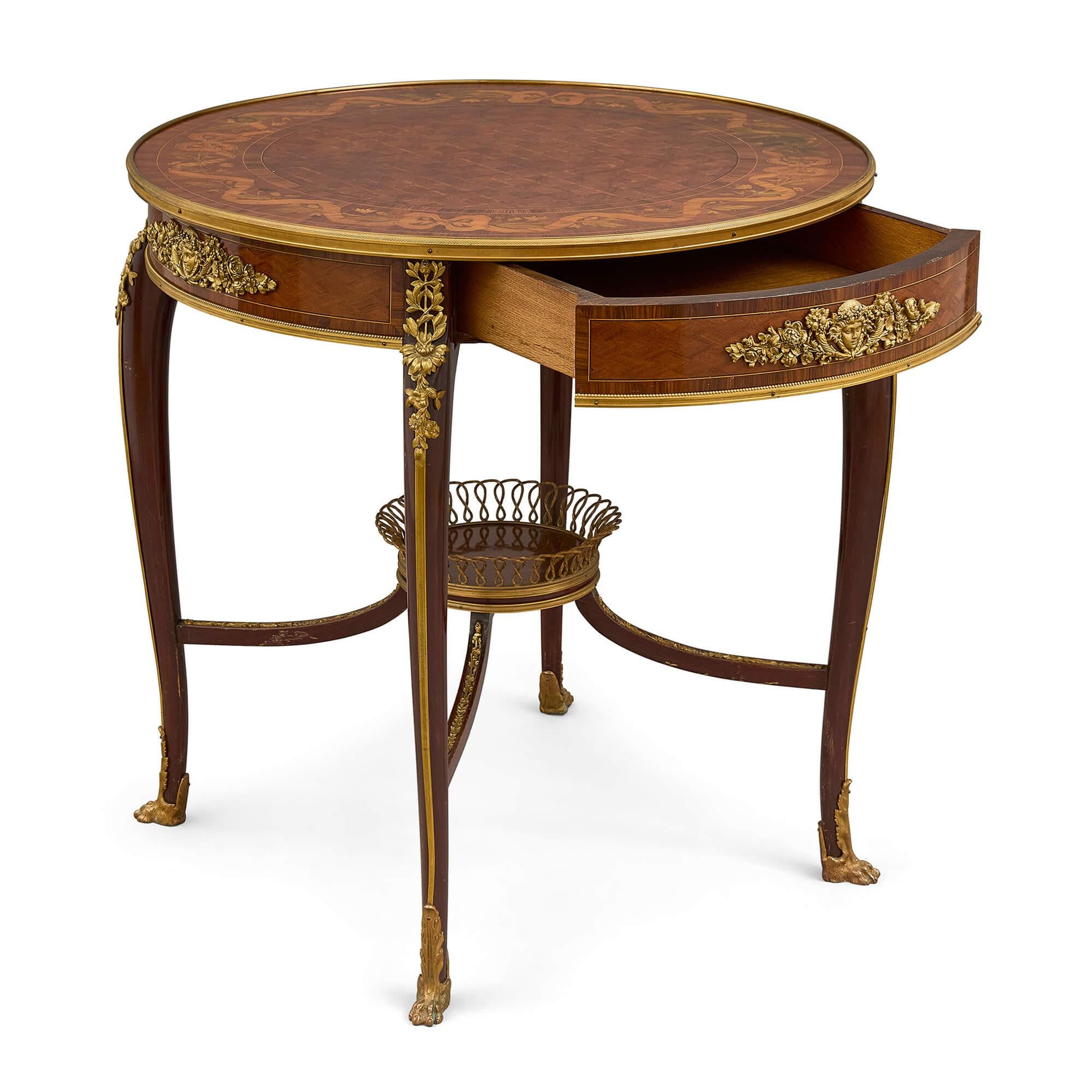 Français Guéridon ancien monté en bronze doré, style Belle Époque en vente