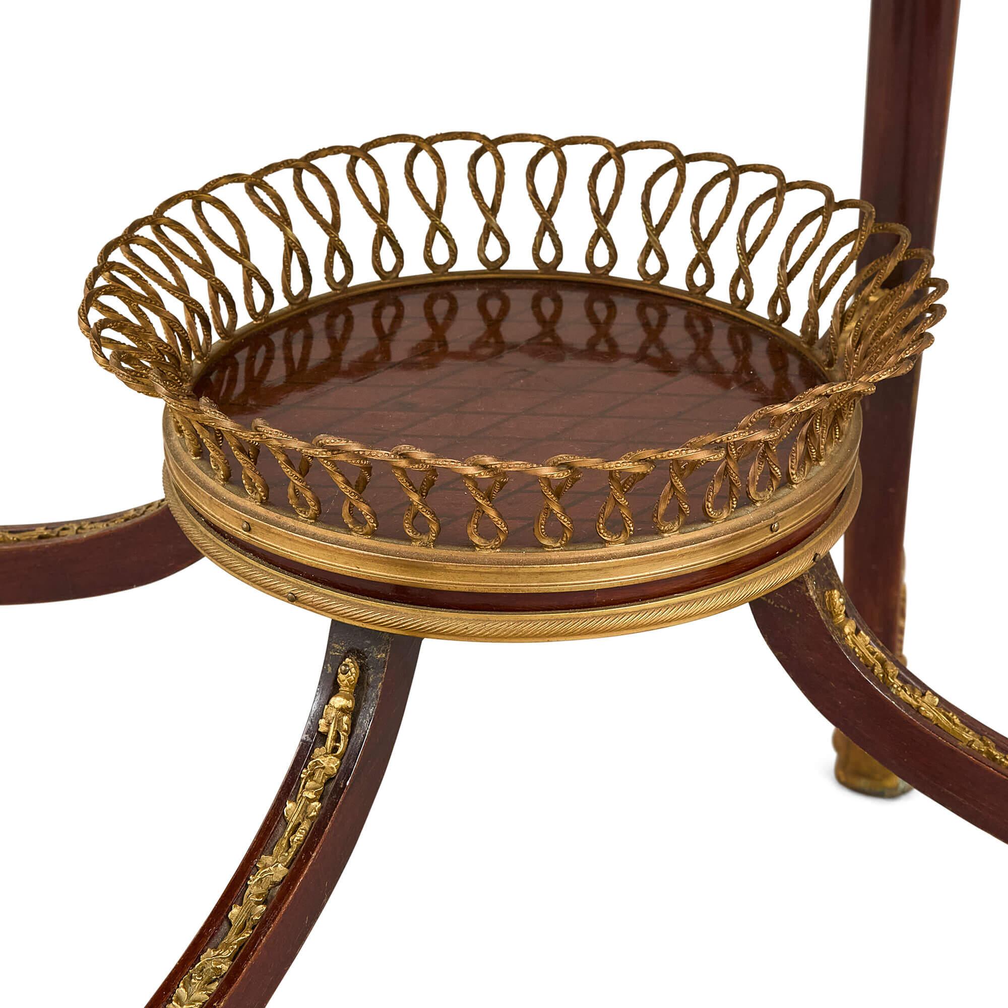 20ième siècle Guéridon ancien monté en bronze doré, style Belle Époque en vente