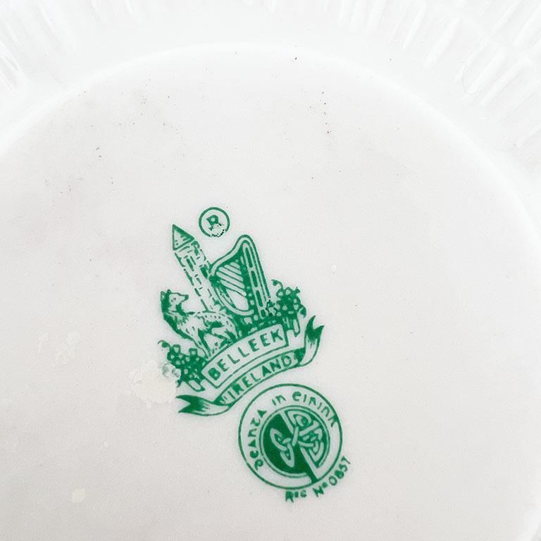 Antiguo Platillo de Porcelana Irlandesa Belleek - Diseño Concha Etrusca Mediados del Siglo XX en Bueno estado para la venta en Oklahoma City, OK