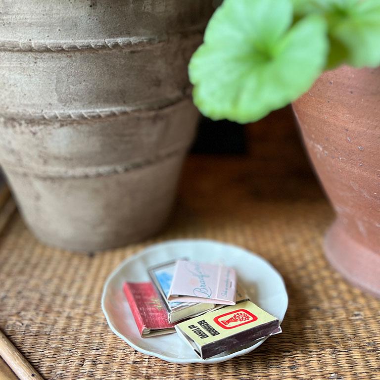 Antiguo Platillo de Porcelana Irlandesa Belleek - Diseño Concha Etrusca Mediados del Siglo XX en venta 3