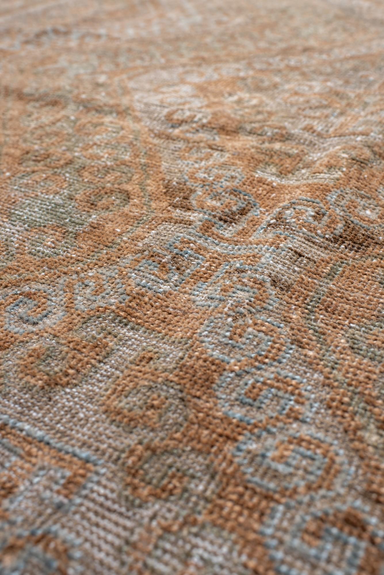 Alfombra antigua Belouch con dibujo geométrico tribal en Bueno estado para la venta en New York, NY