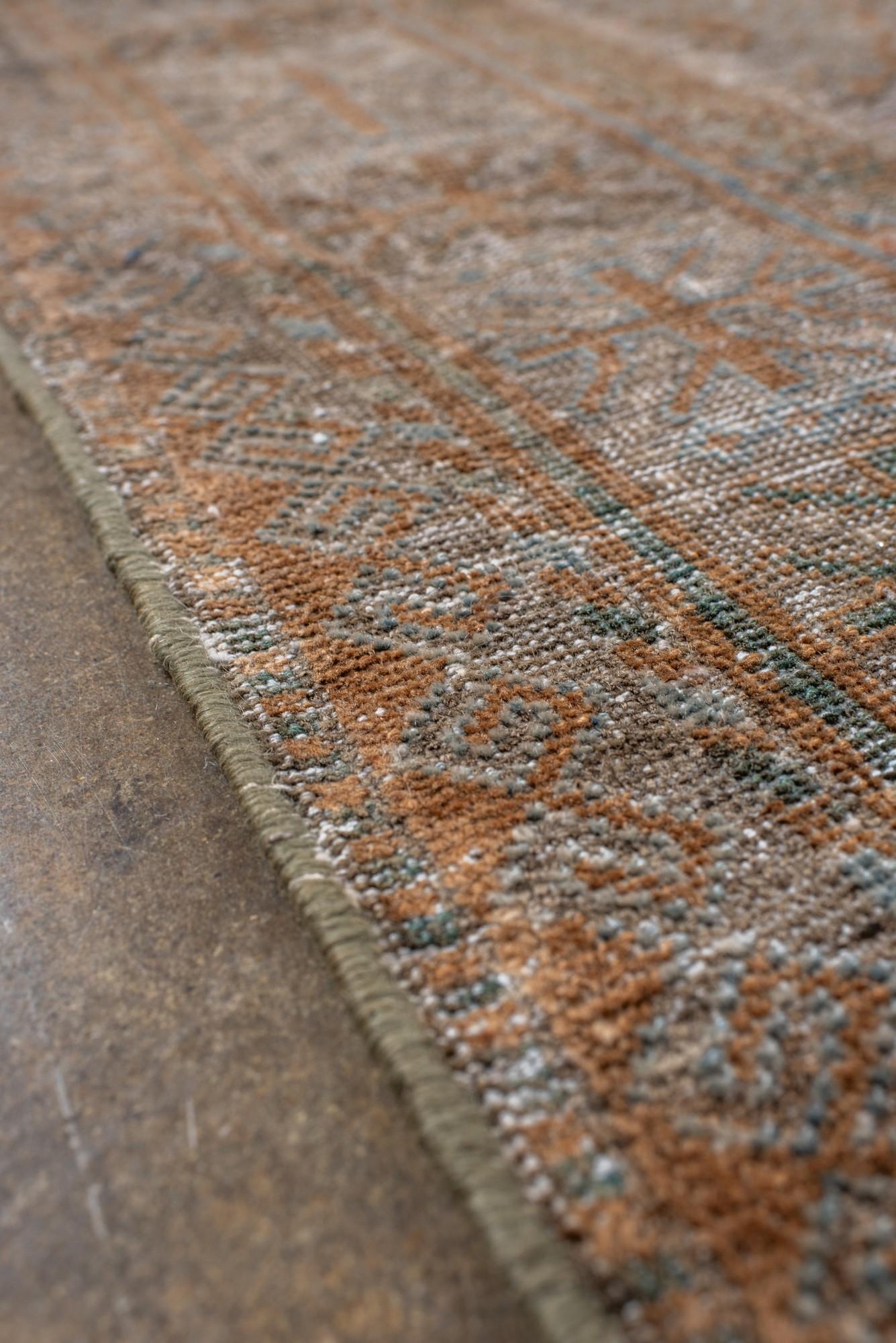 Alfombra antigua Belouch con dibujo geométrico tribal Lana en venta
