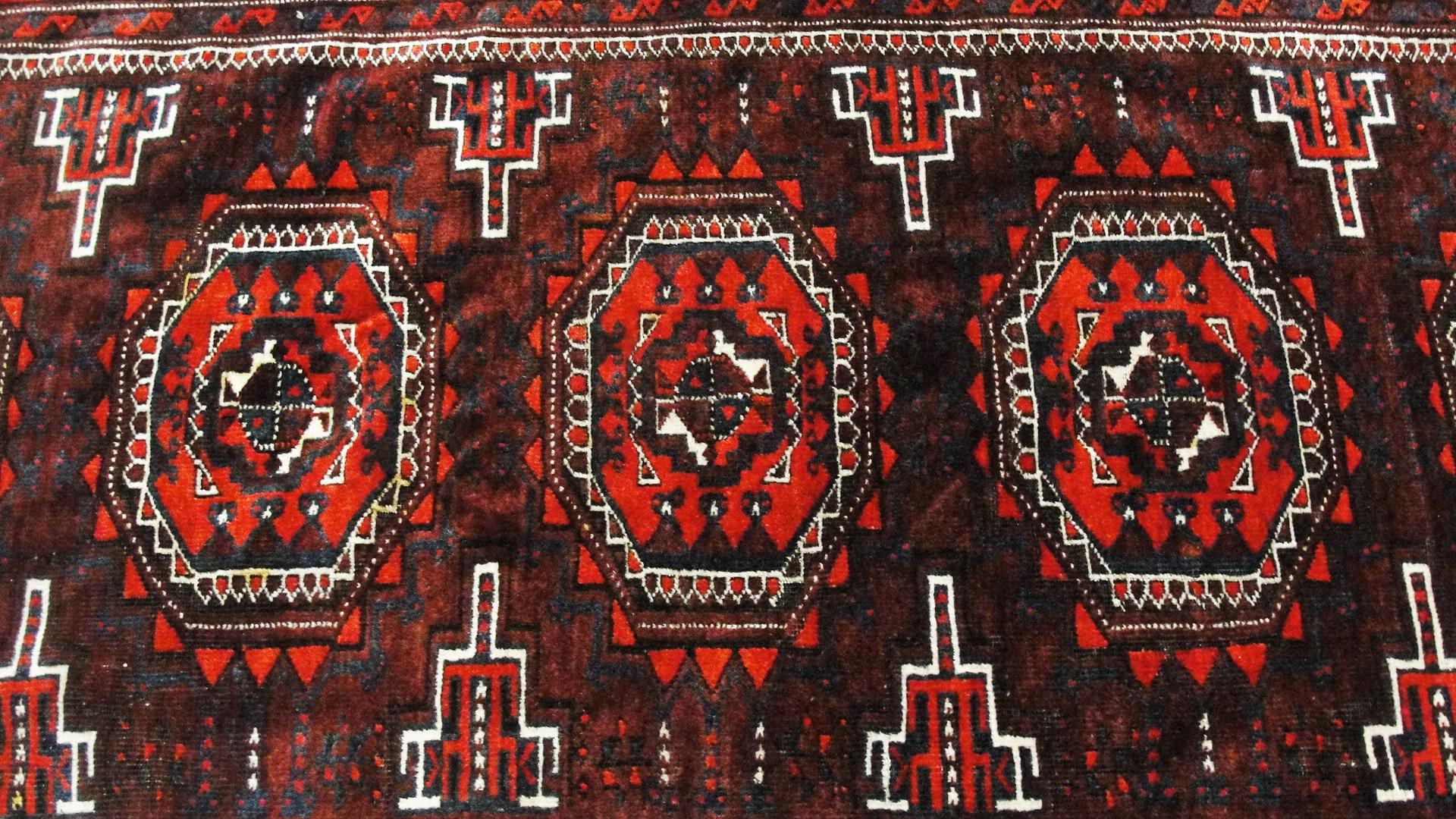 Antique Belouch Turkoman Rug In Good Condition For Sale In Evanston, IL