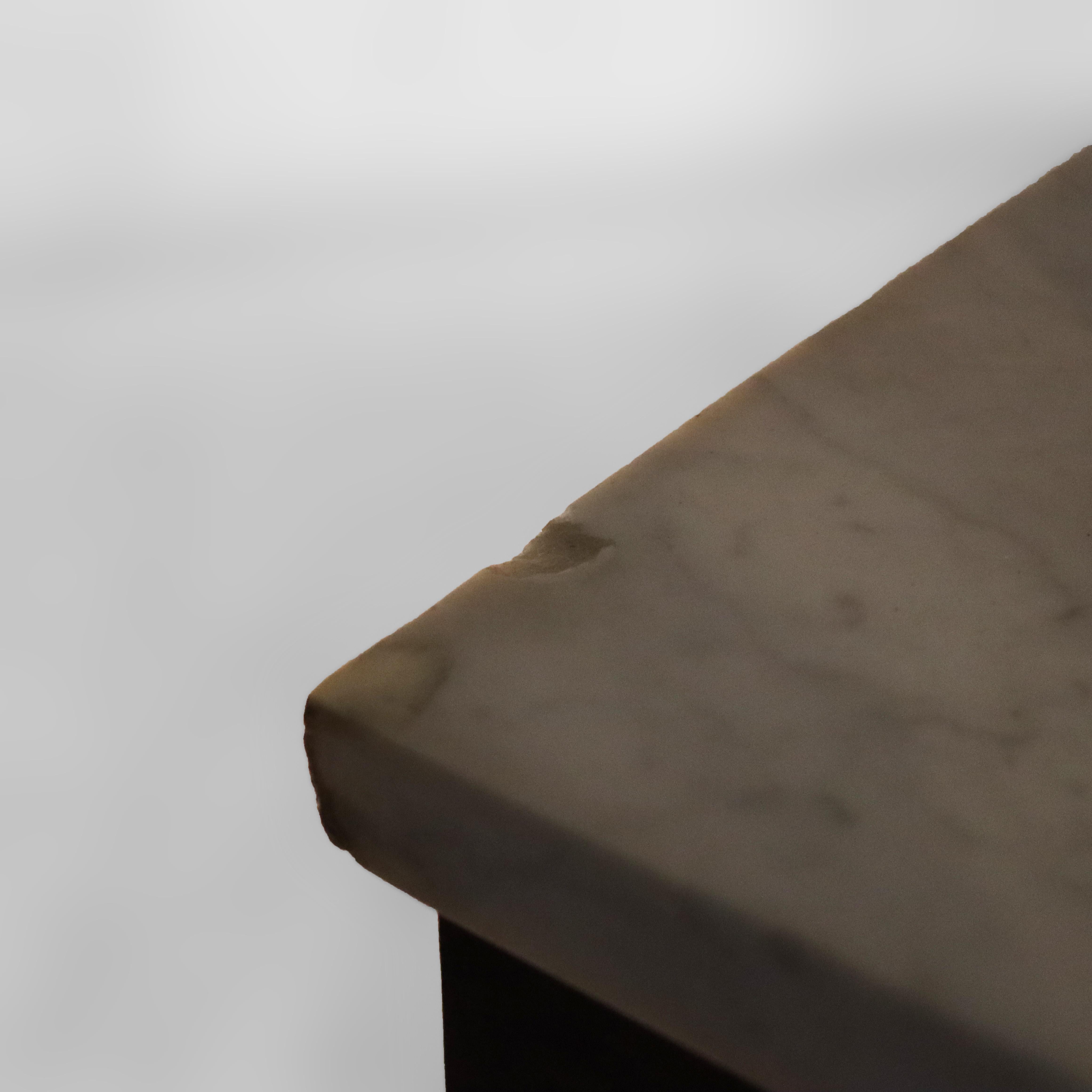 Antigua Cómoda con Espejo de Caoba Tallada en Llama del Renacimiento Rococó de la Escuela Belter en venta 12