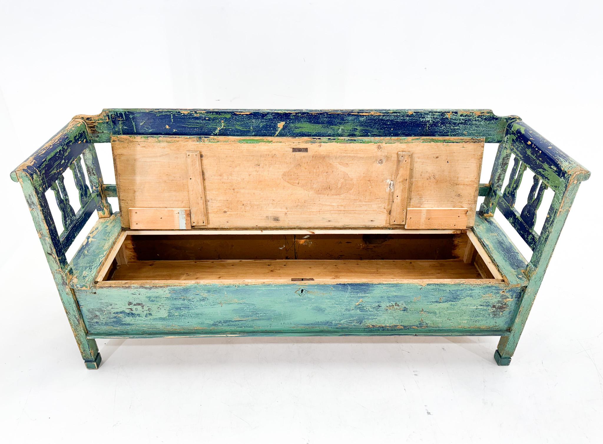 Banc Antique avec A Space et belle Patina d'origine Bon état - En vente à Praha, CZ