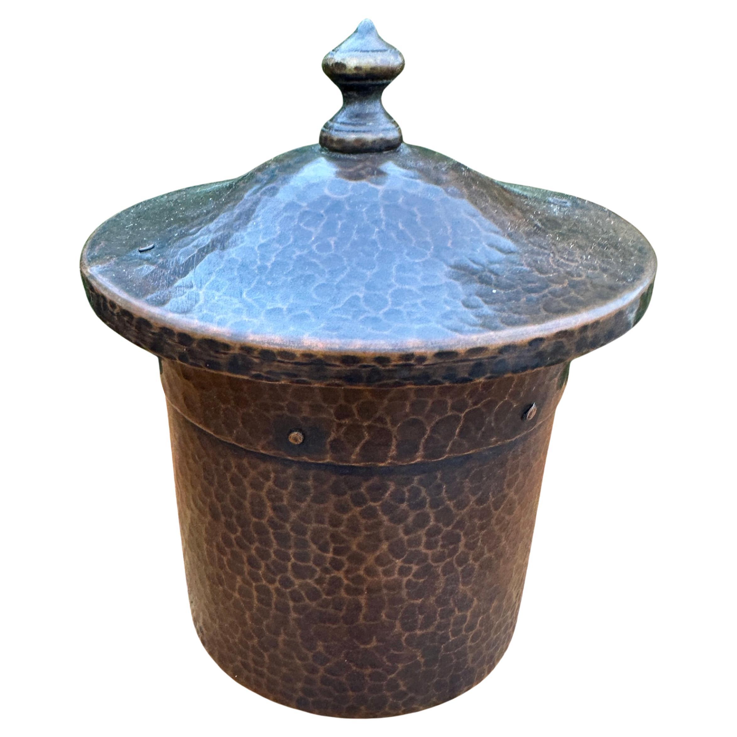 Antique BENEDICT STUDIO Arts & C  Hammered Copper Humidor Sticklea era- W7976