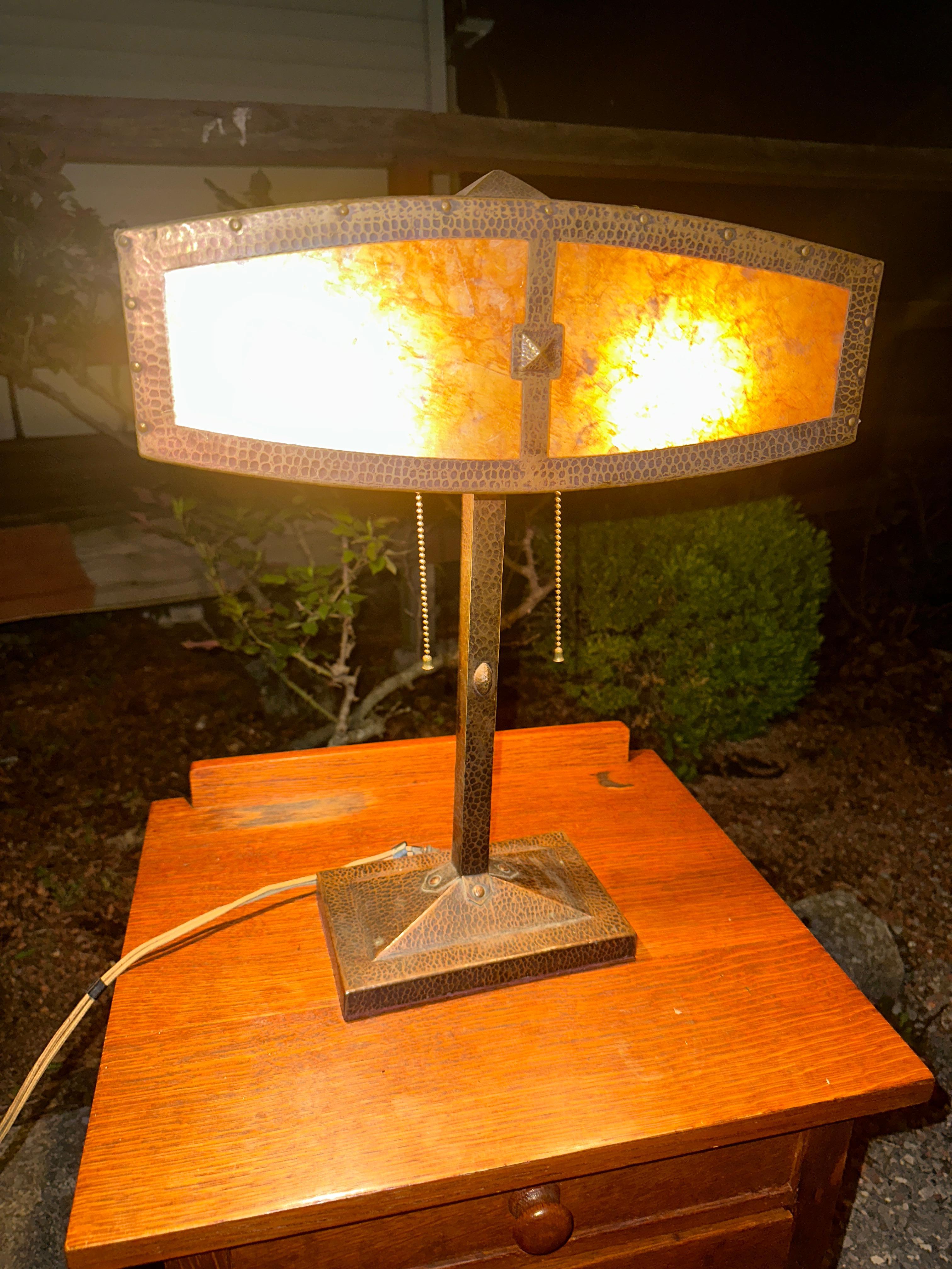 Antique Benedict Studios Hammered Copper Lamp - W7694 For Sale 9